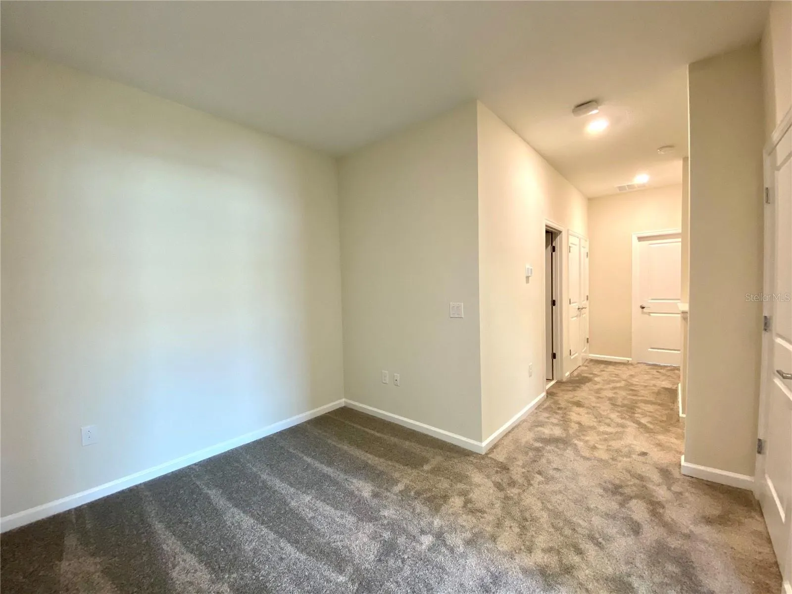 1304 SHINNECOCK HILLS DR