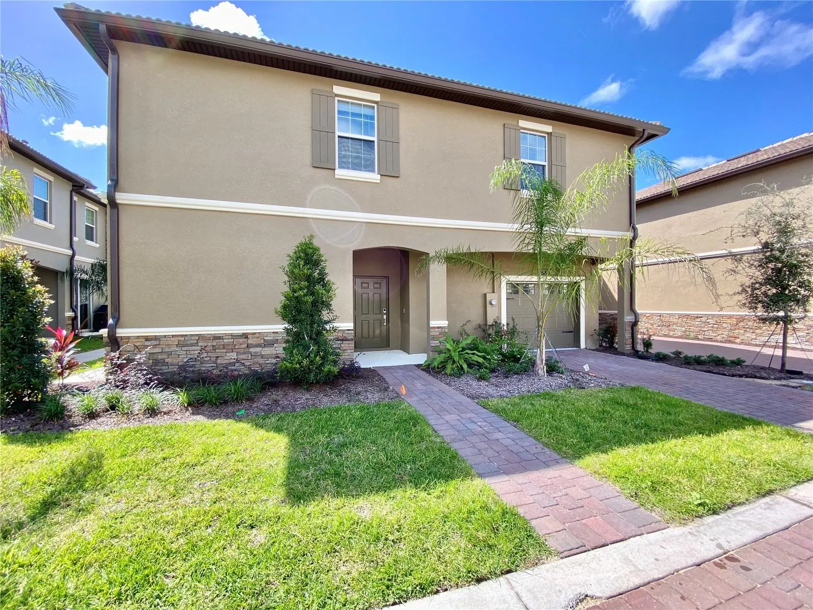 1304 SHINNECOCK HILLS DR