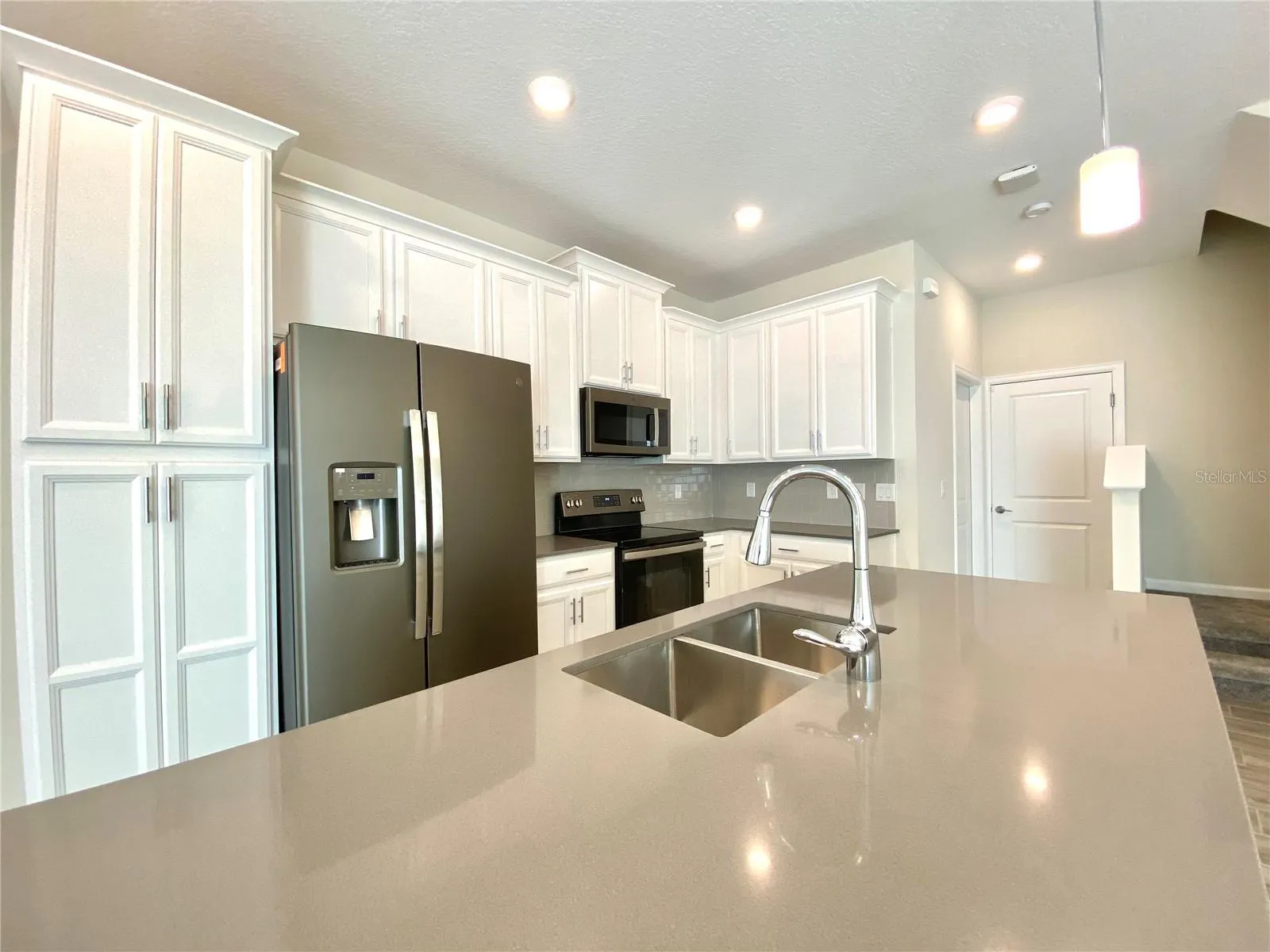 1304 SHINNECOCK HILLS DR
