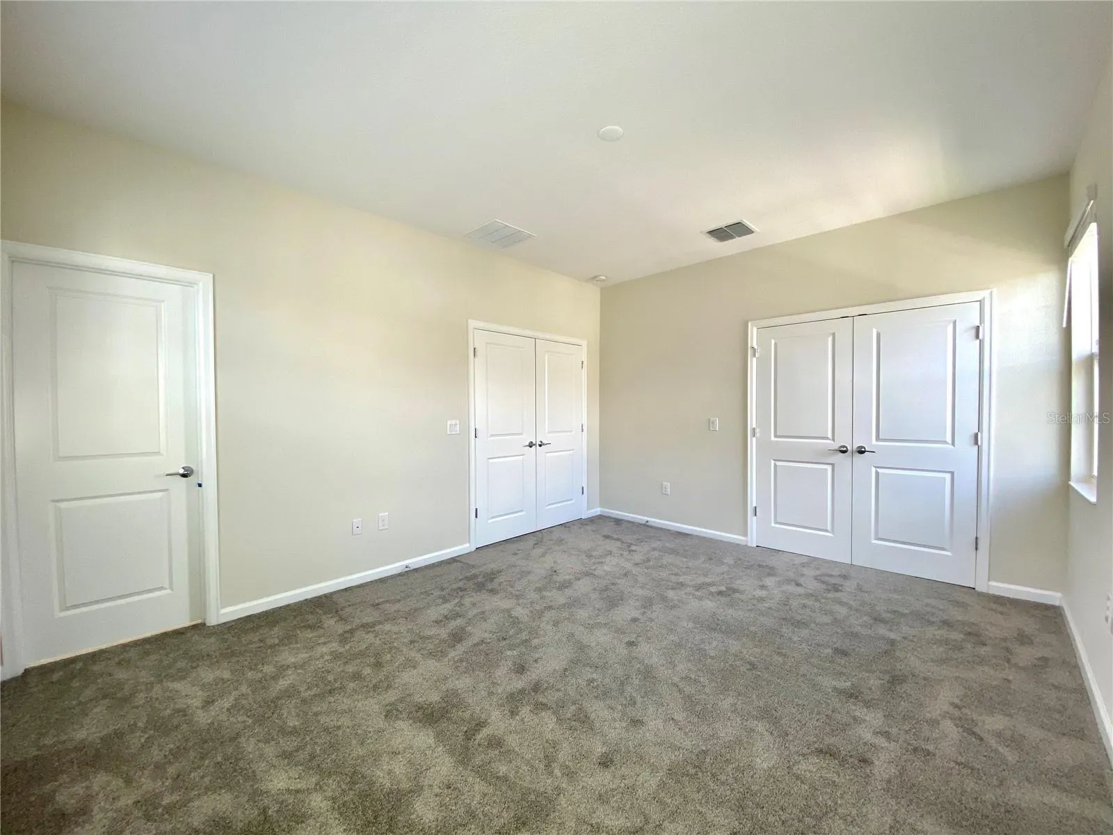 1304 SHINNECOCK HILLS DR