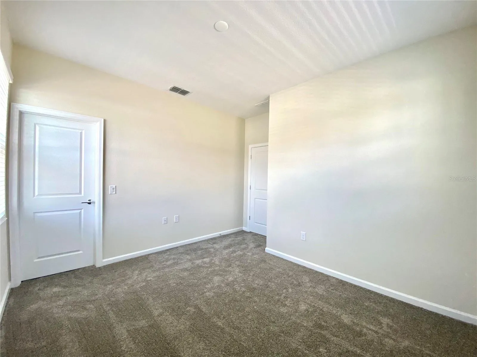 1304 SHINNECOCK HILLS DR