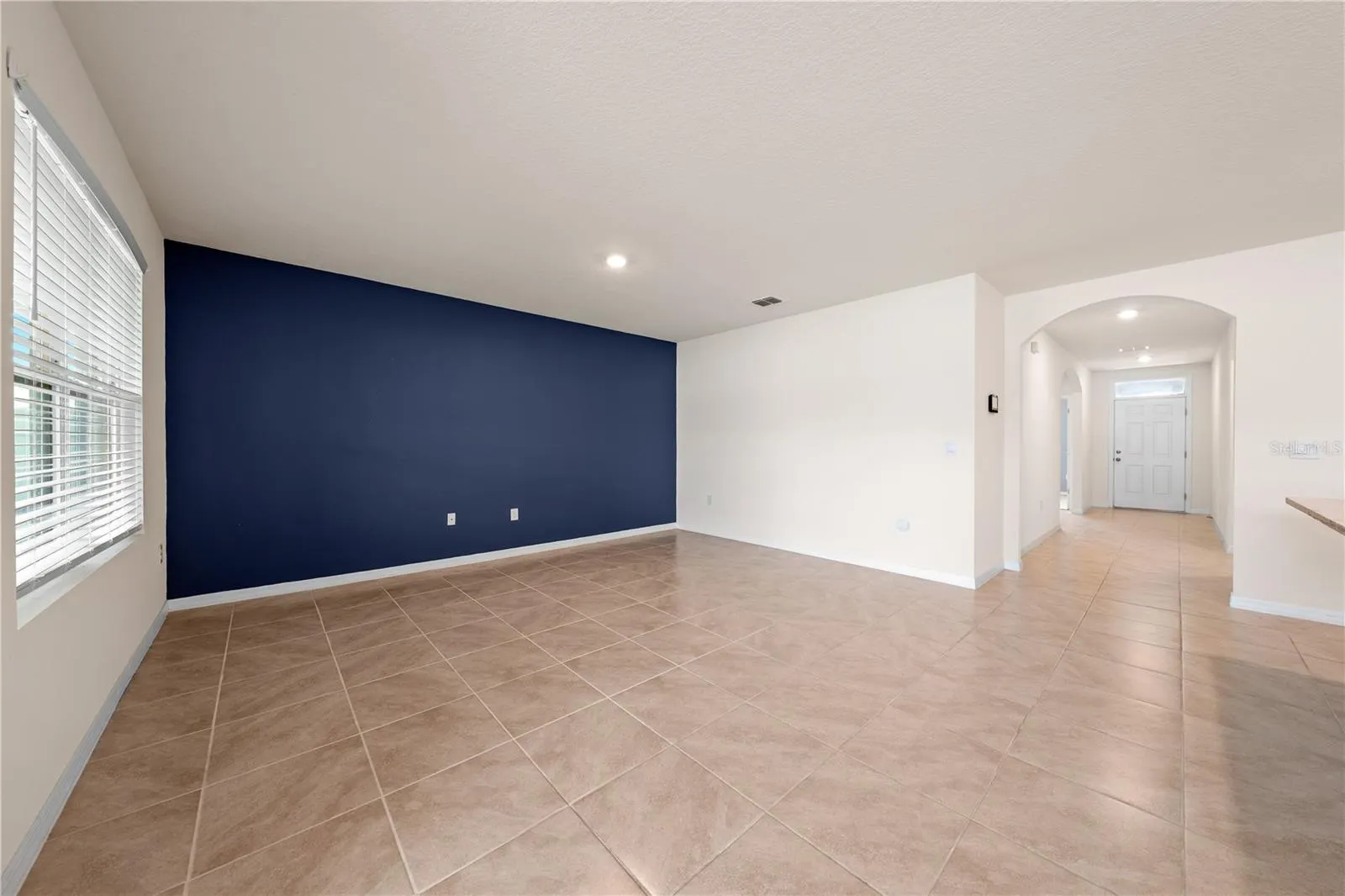 1511 BARBERRY DR