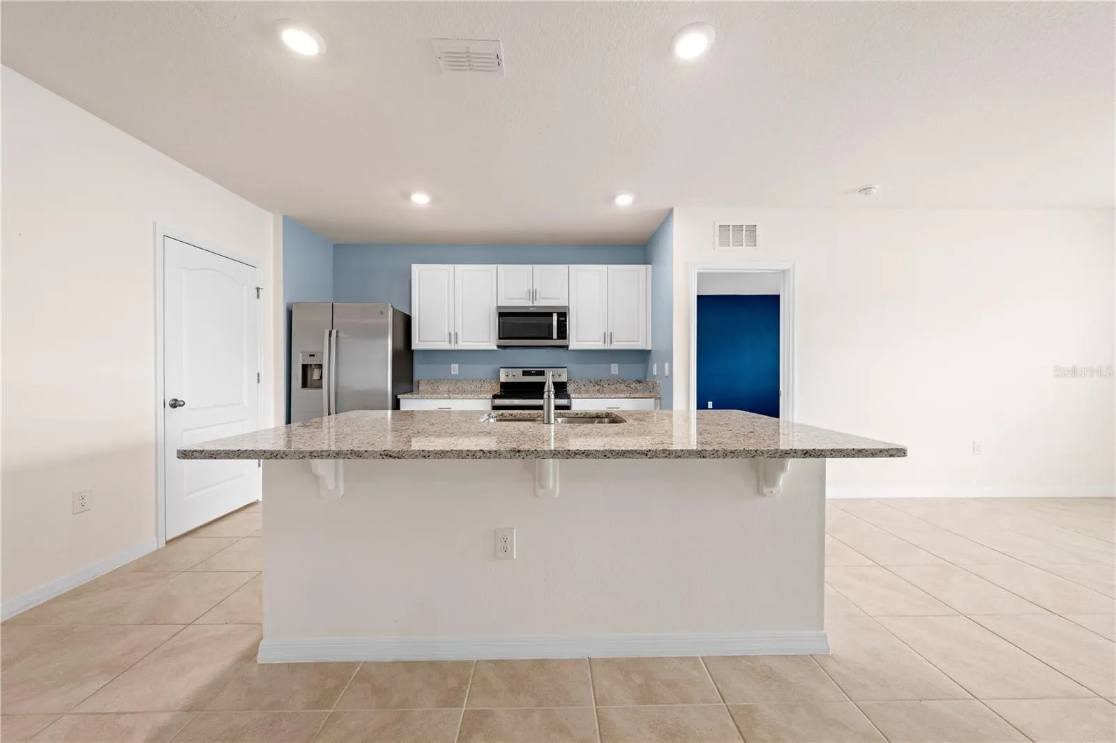 1511 BARBERRY DR