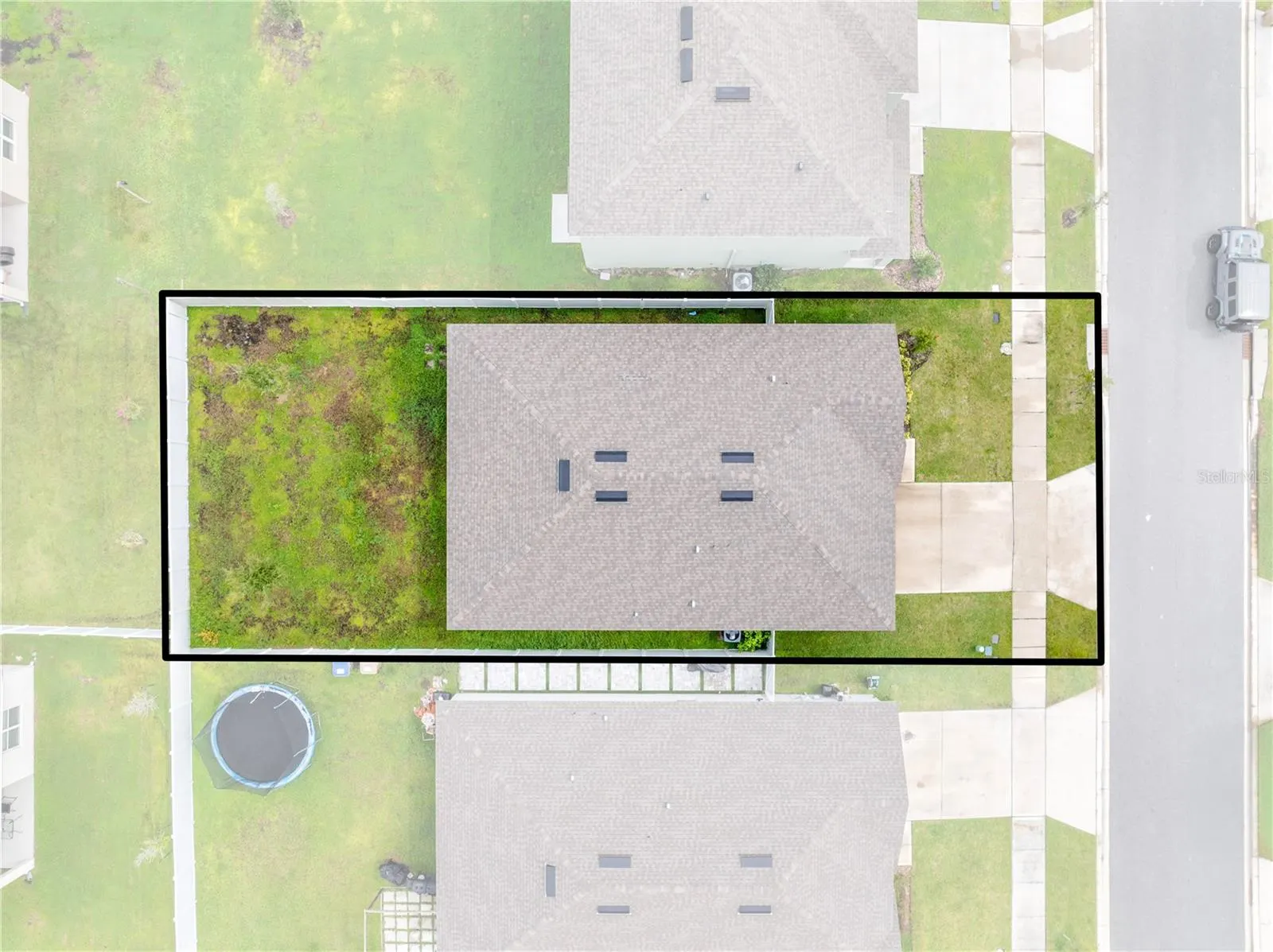 1511 BARBERRY DR