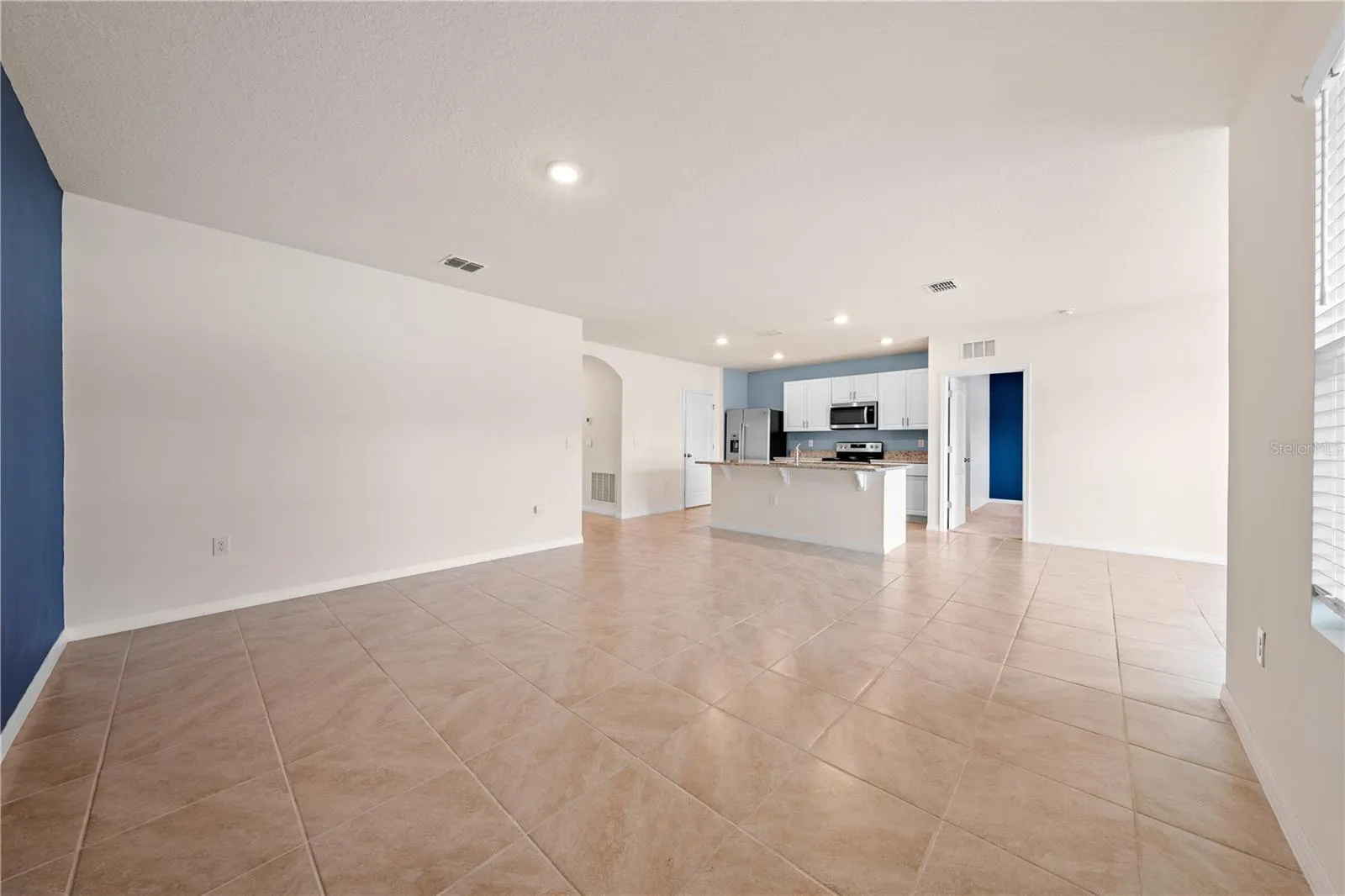 1511 BARBERRY DR