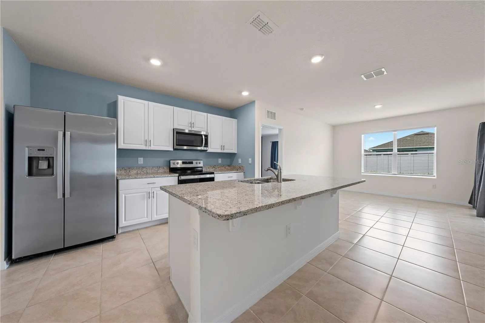 1511 BARBERRY DR