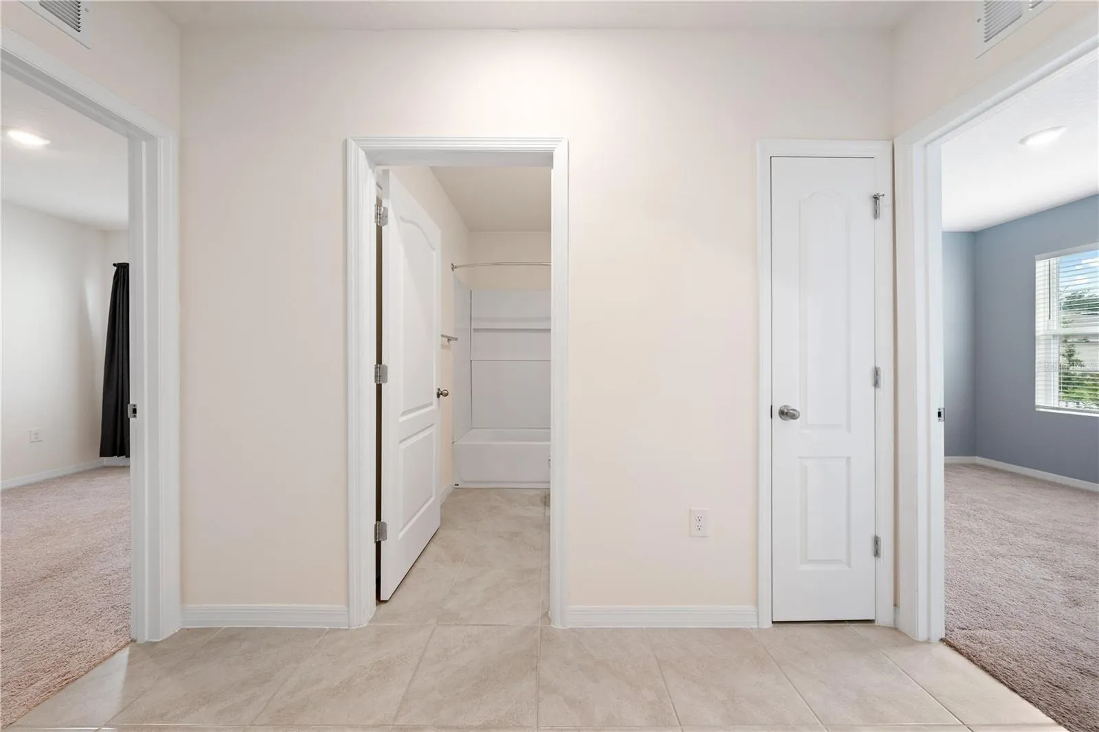 1511 BARBERRY DR
