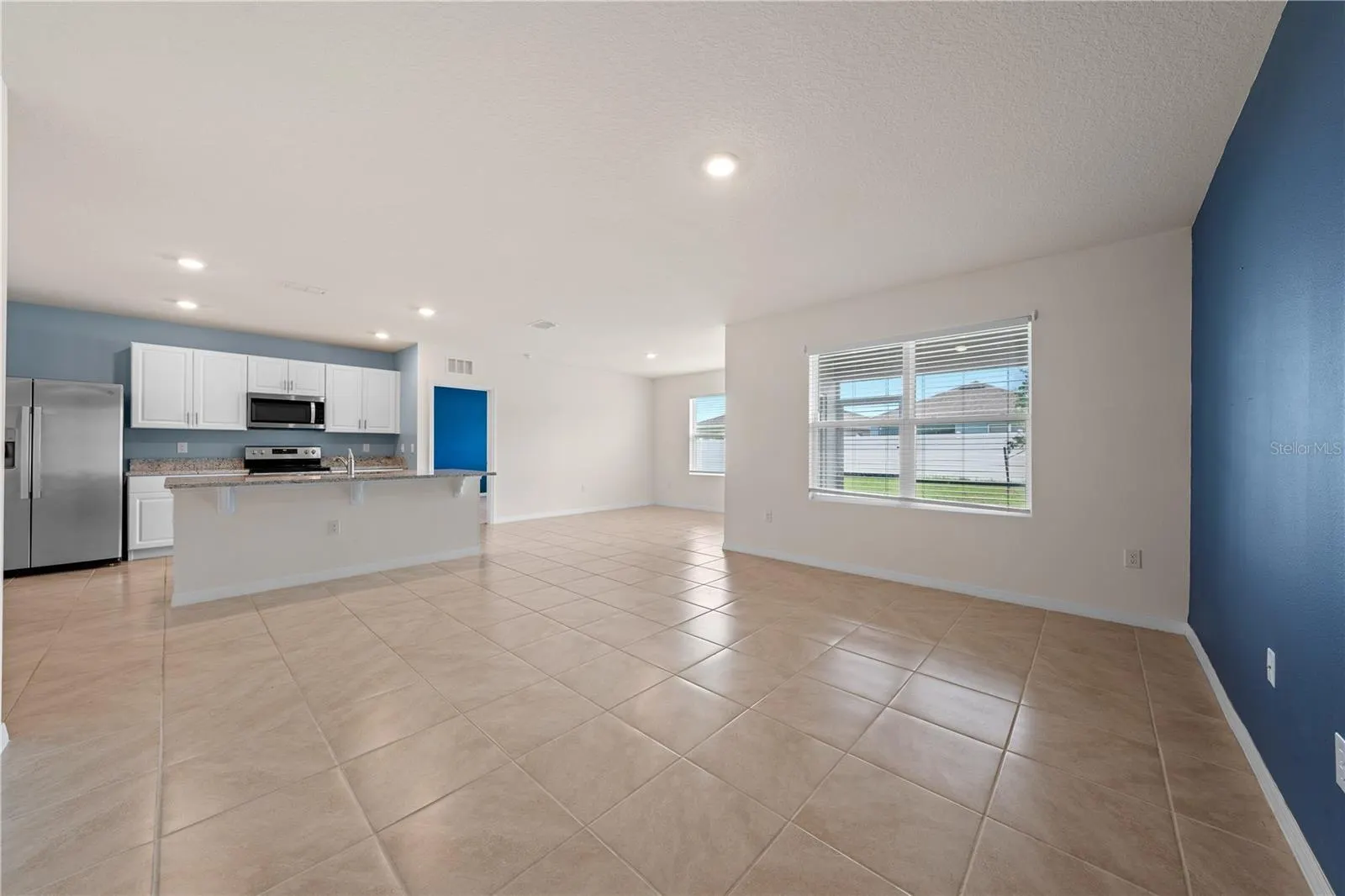 1511 BARBERRY DR