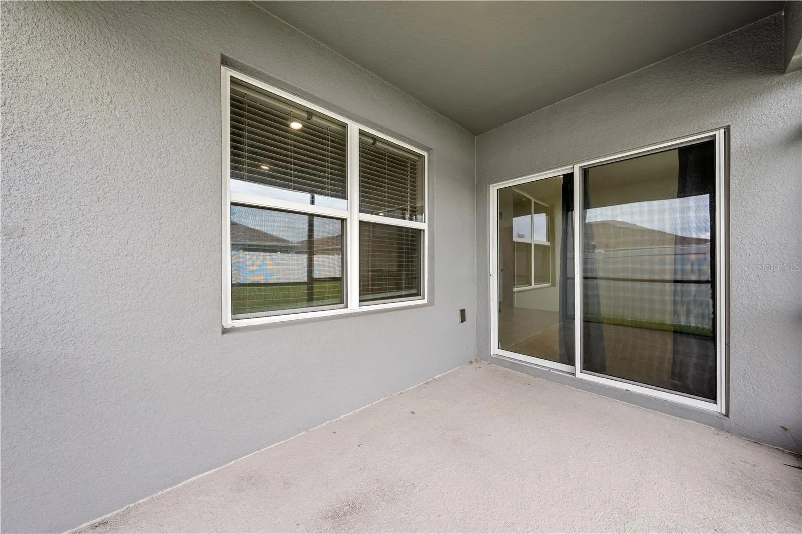 1511 BARBERRY DR
