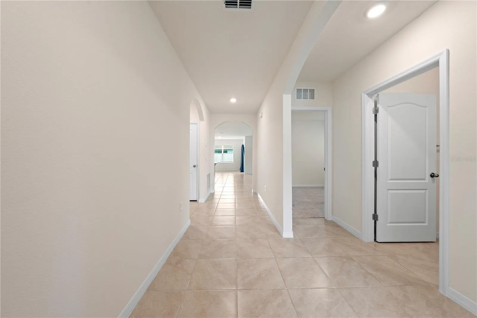 1511 BARBERRY DR