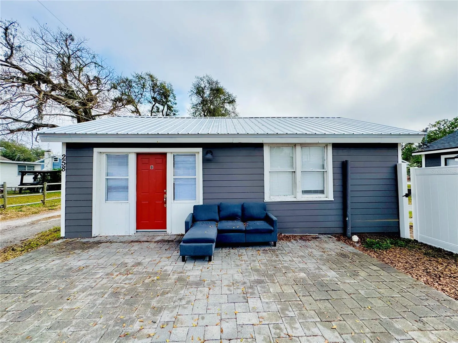 113 AVENUE C SE #B, #B