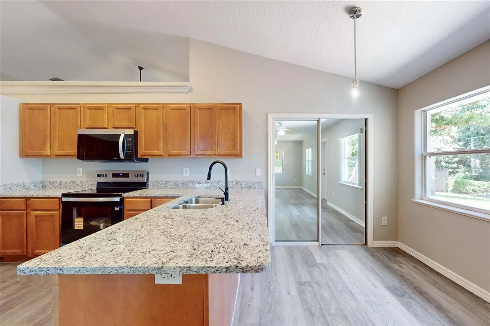 609 BROOKEDGE TER