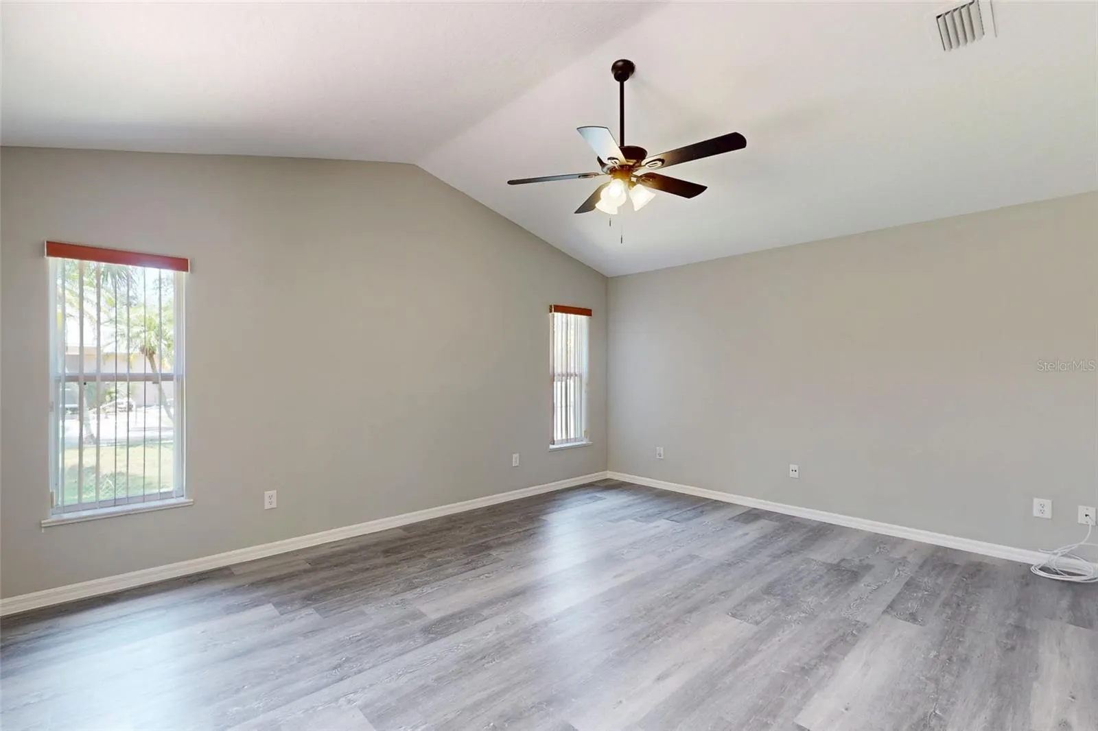 609 BROOKEDGE TER