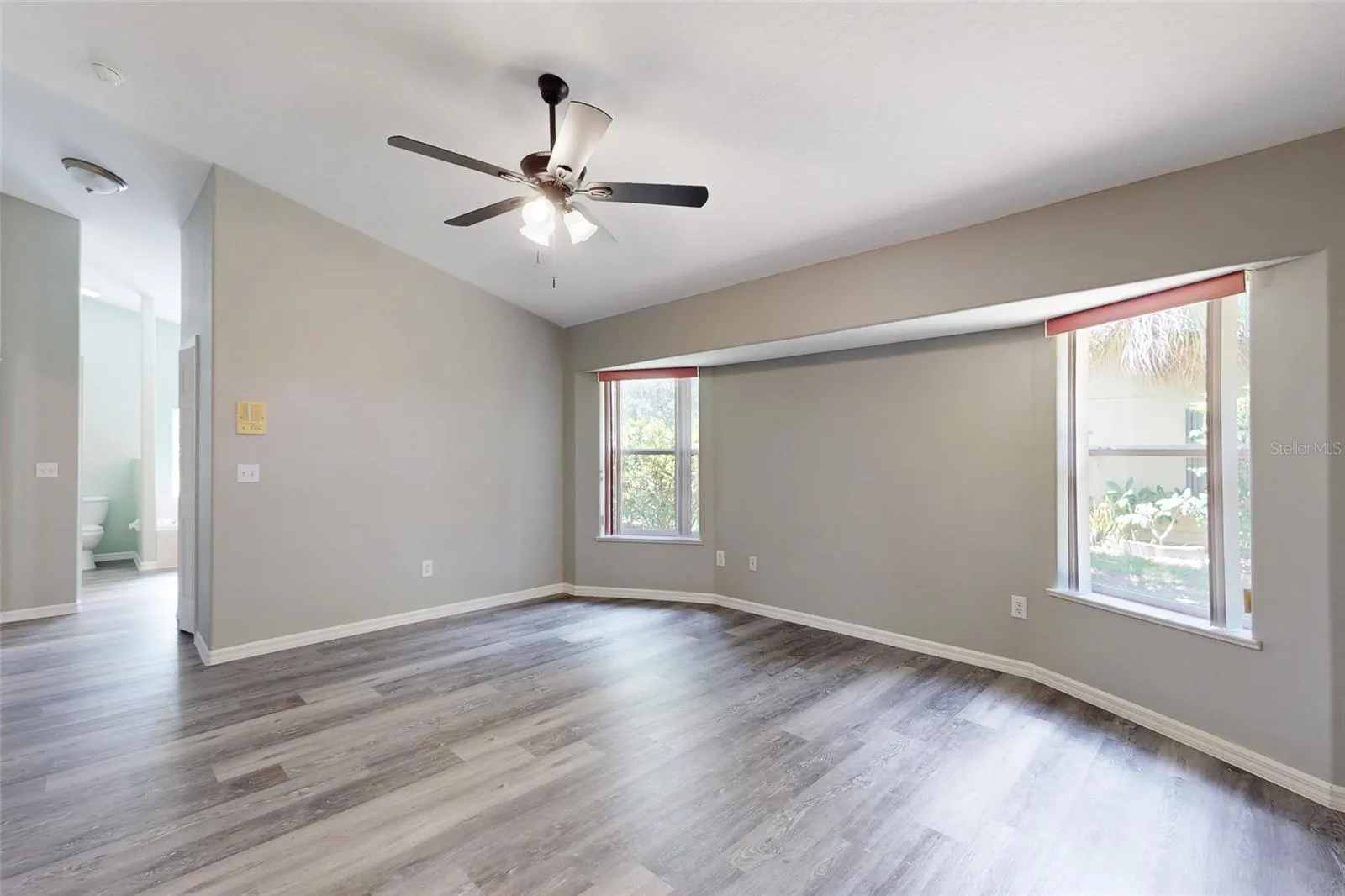 609 BROOKEDGE TER