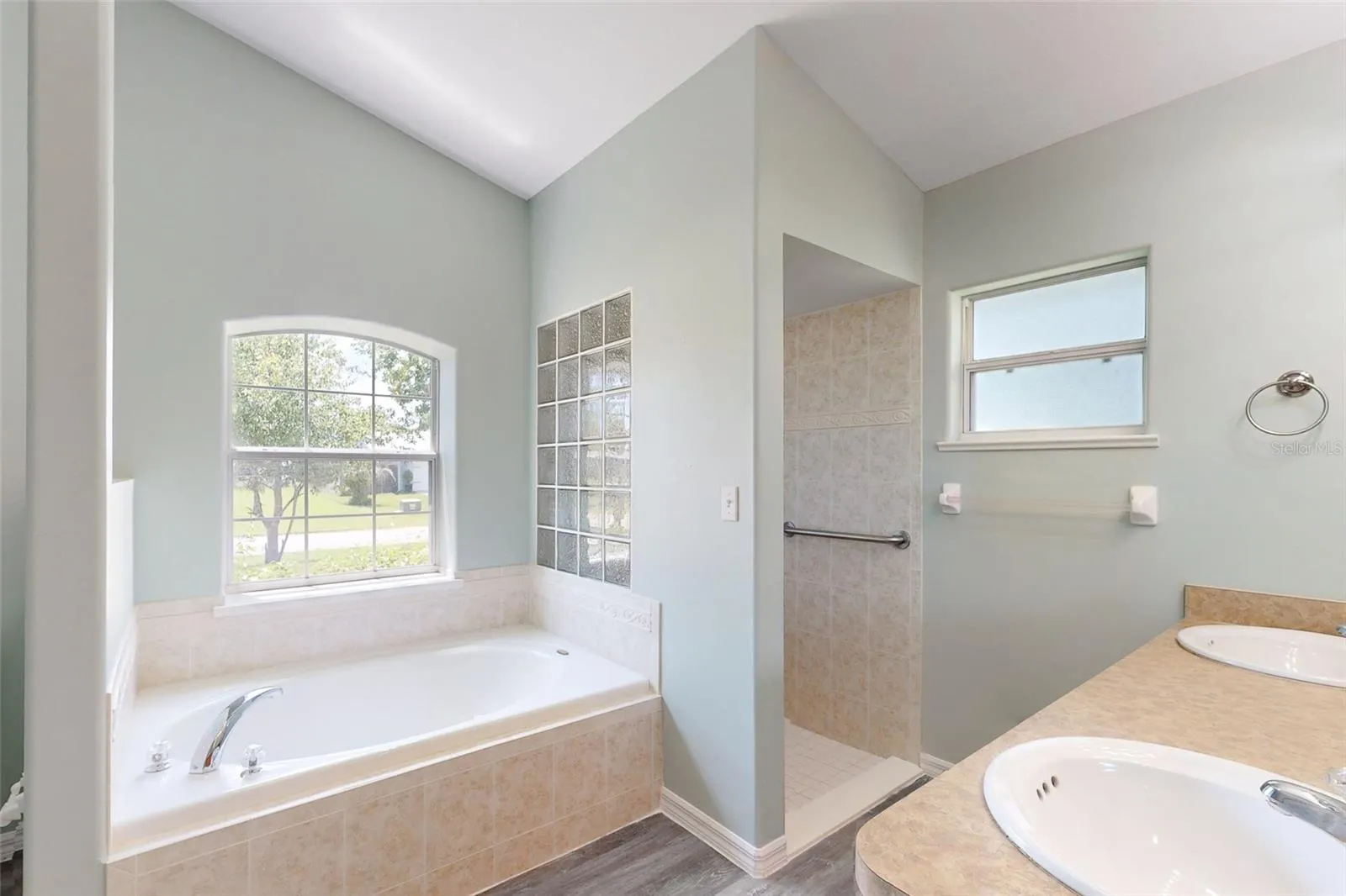 609 BROOKEDGE TER
