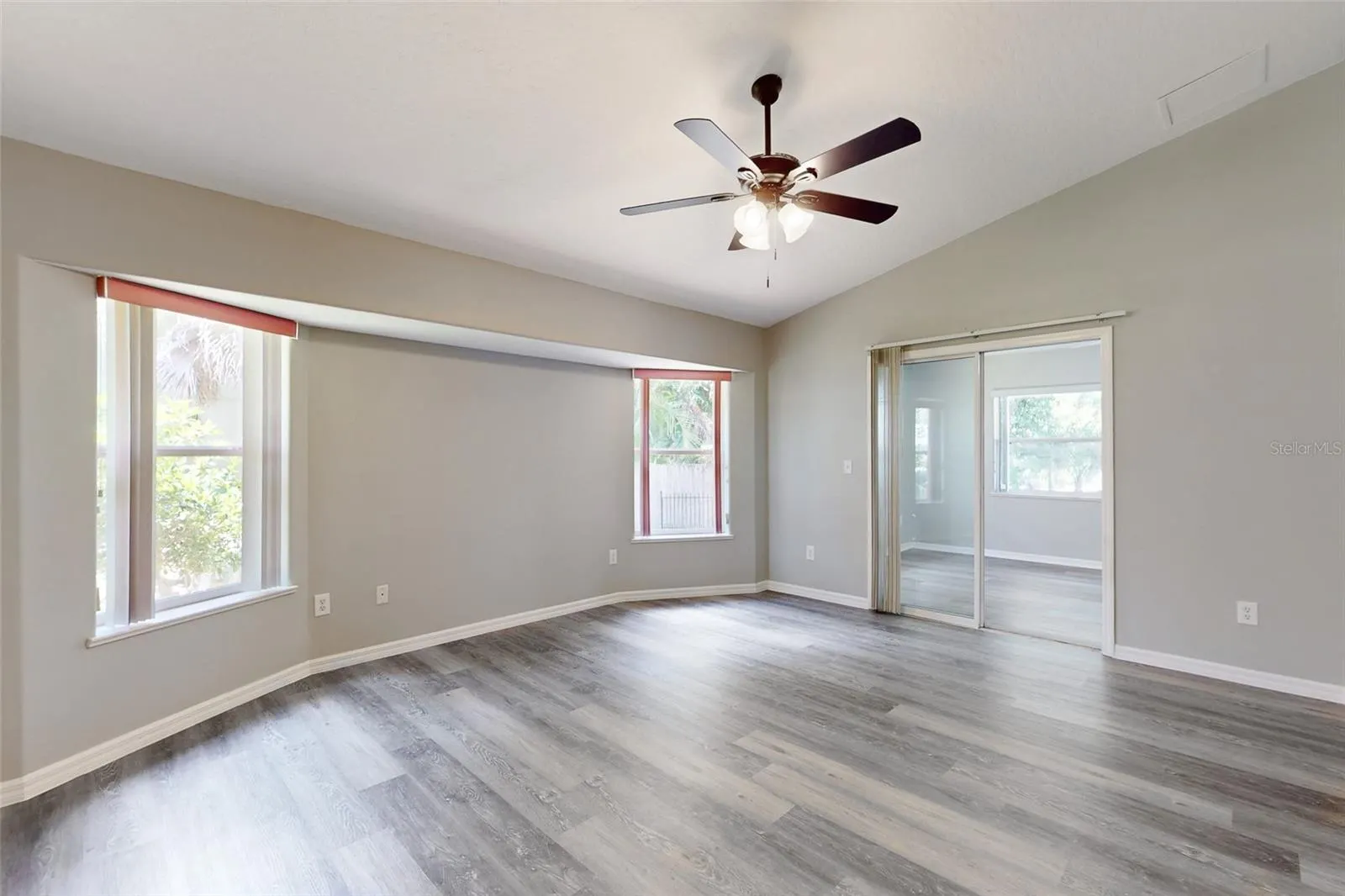 609 BROOKEDGE TER
