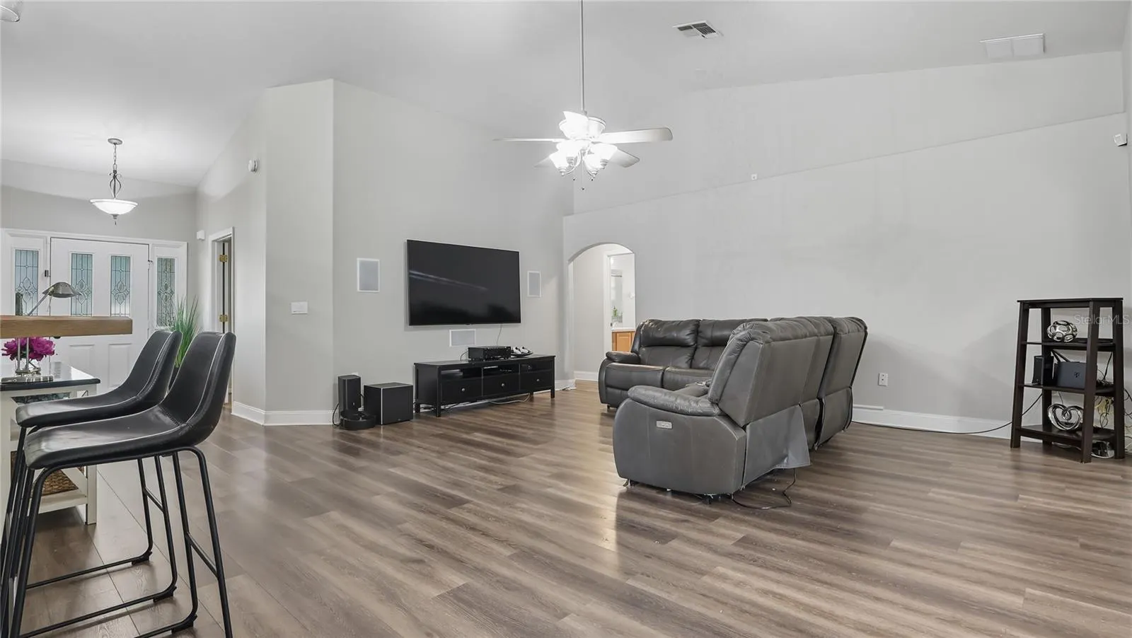 4909 RAYLENE WAY