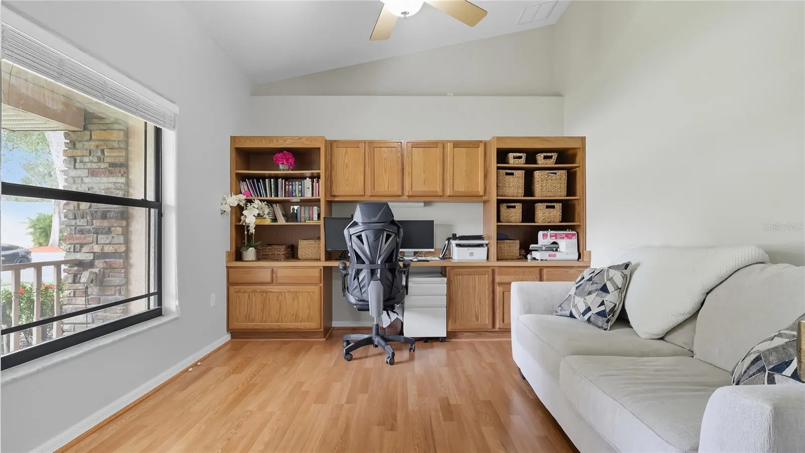 4909 RAYLENE WAY