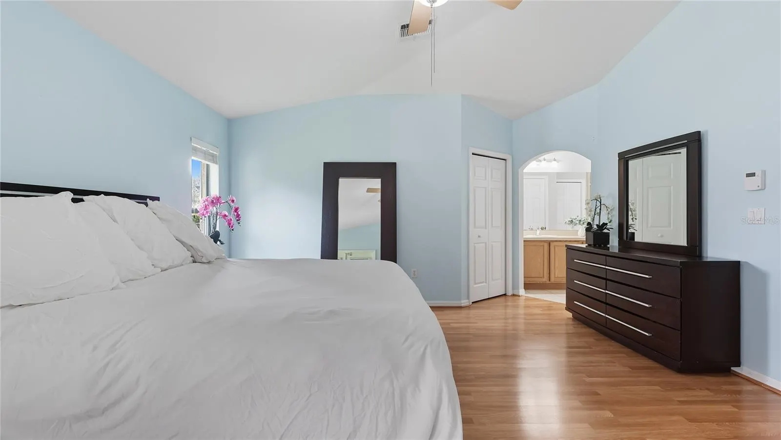 4909 RAYLENE WAY