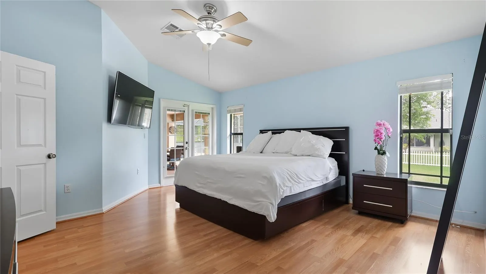 4909 RAYLENE WAY