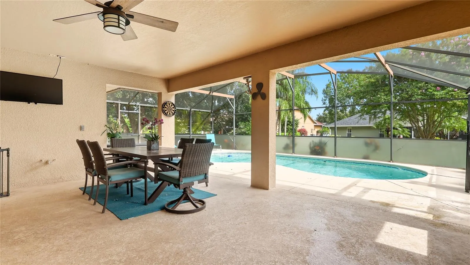 4909 RAYLENE WAY