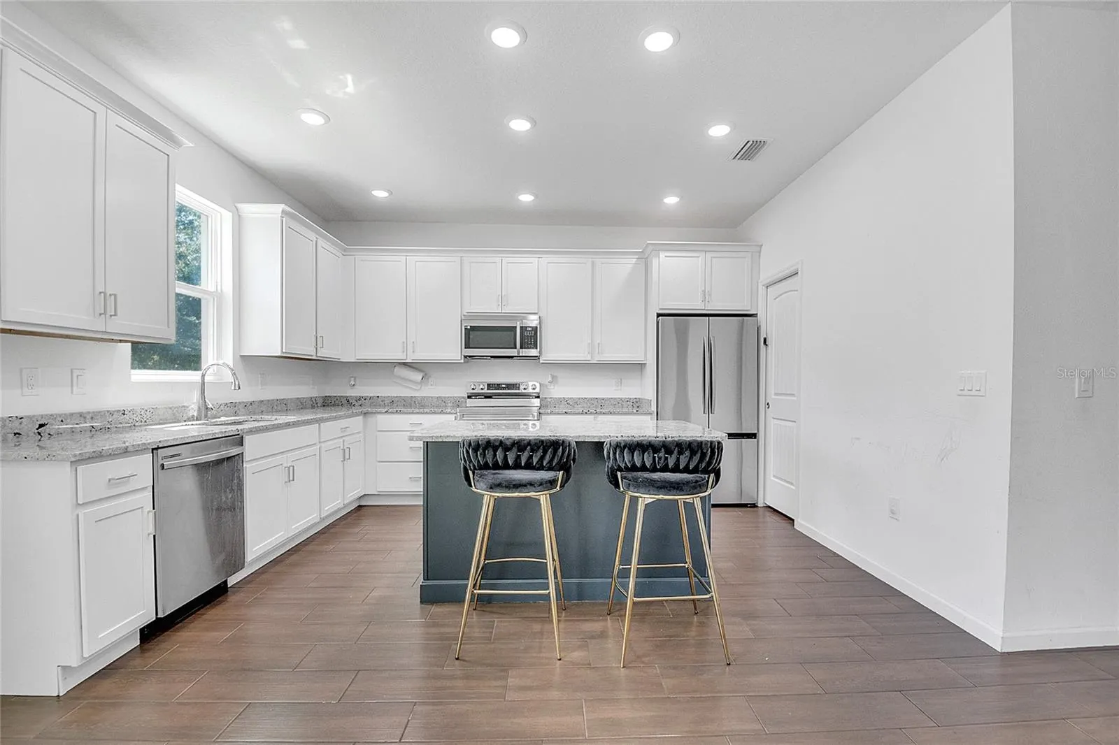 651 PARAKEET CT