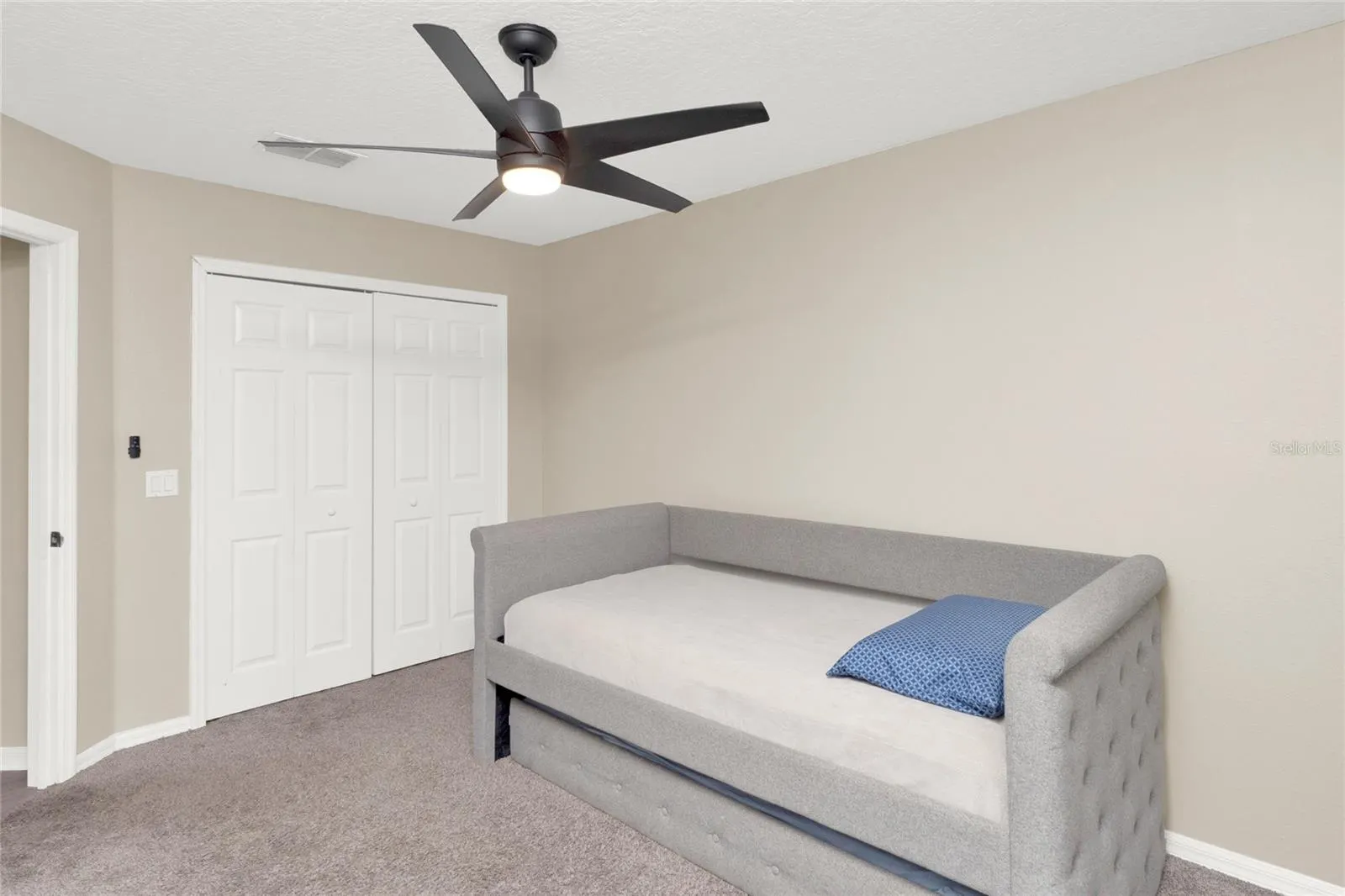 100 THORNBURY LN