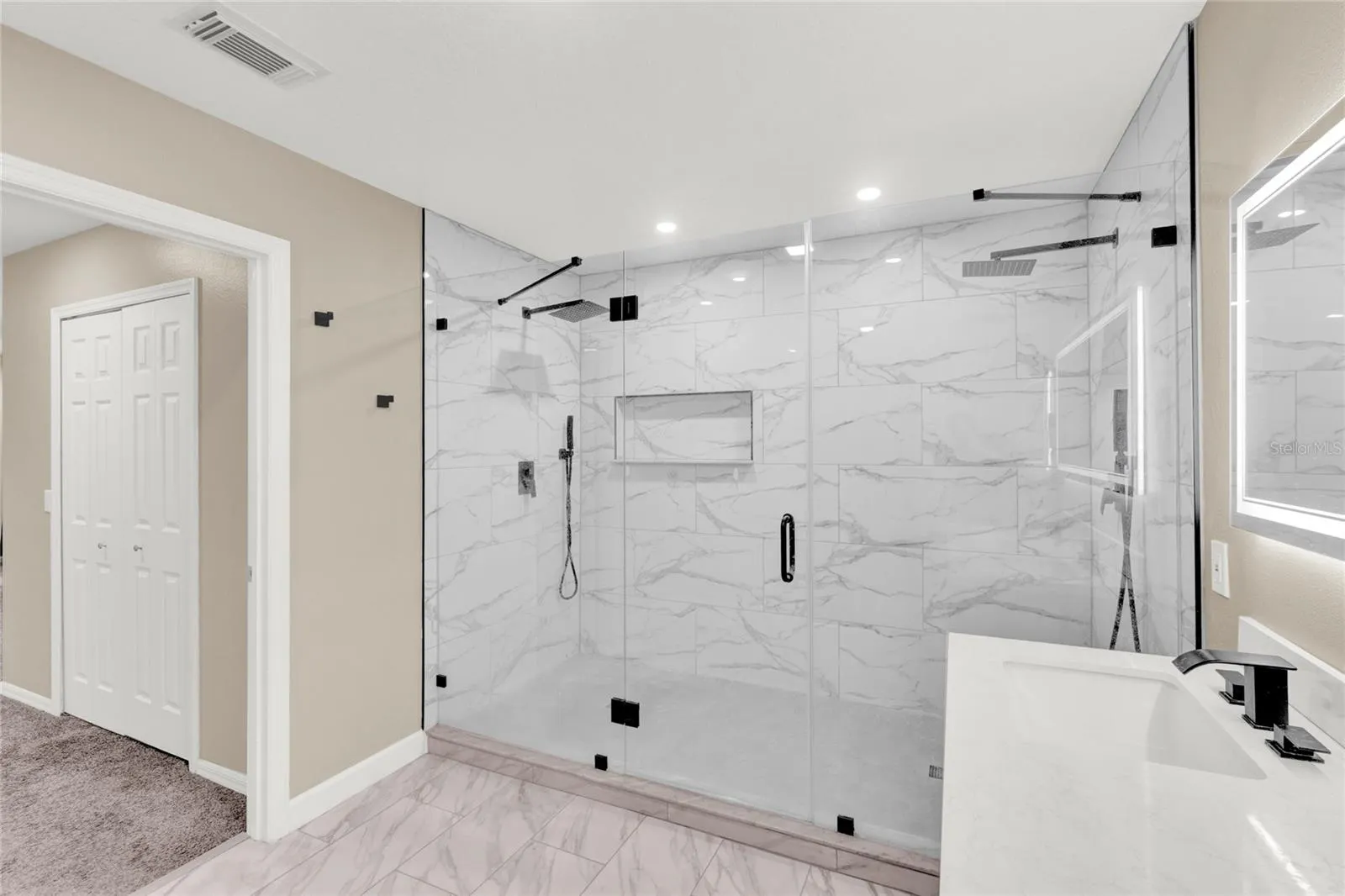 100 THORNBURY LN