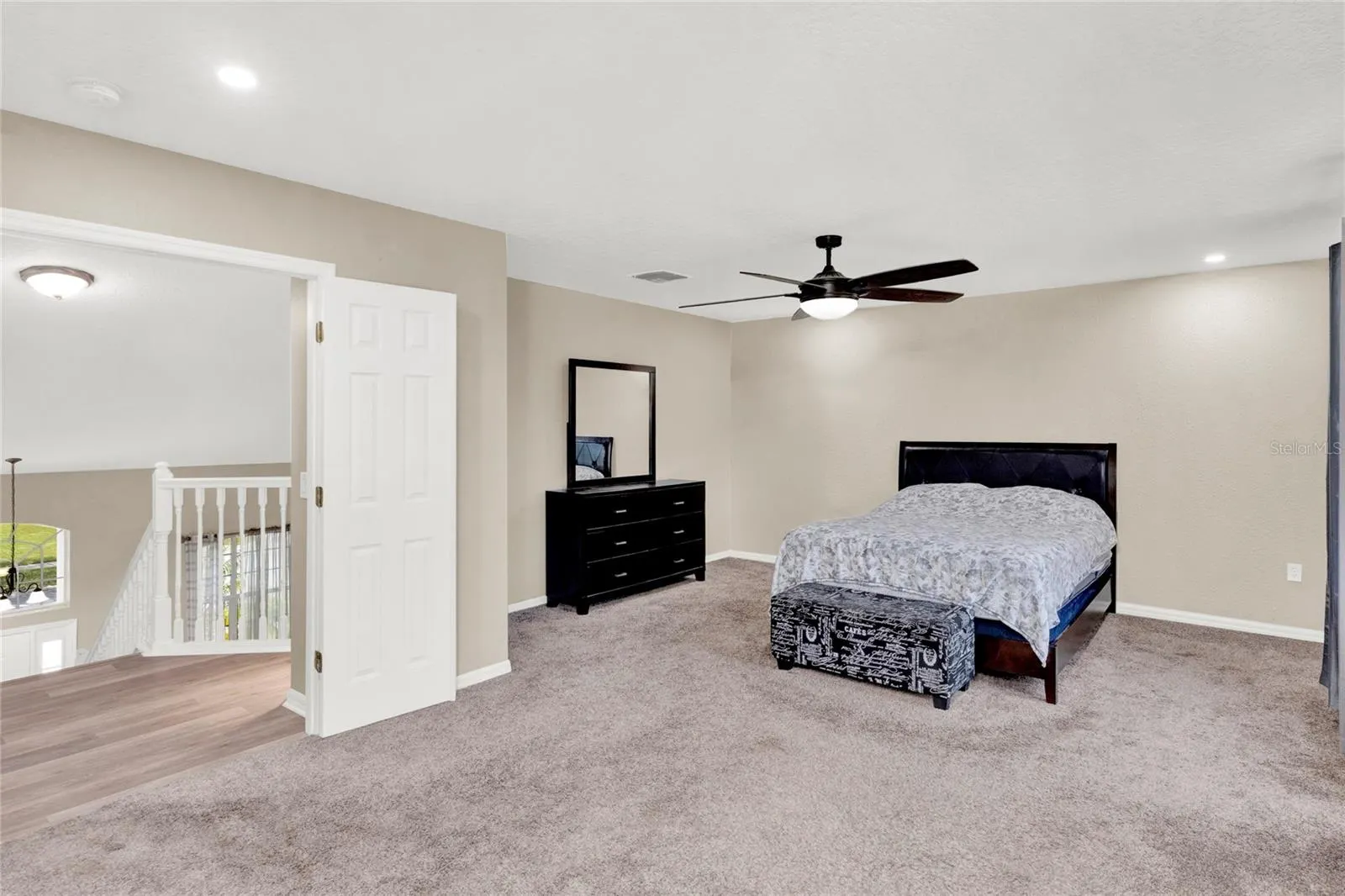100 THORNBURY LN