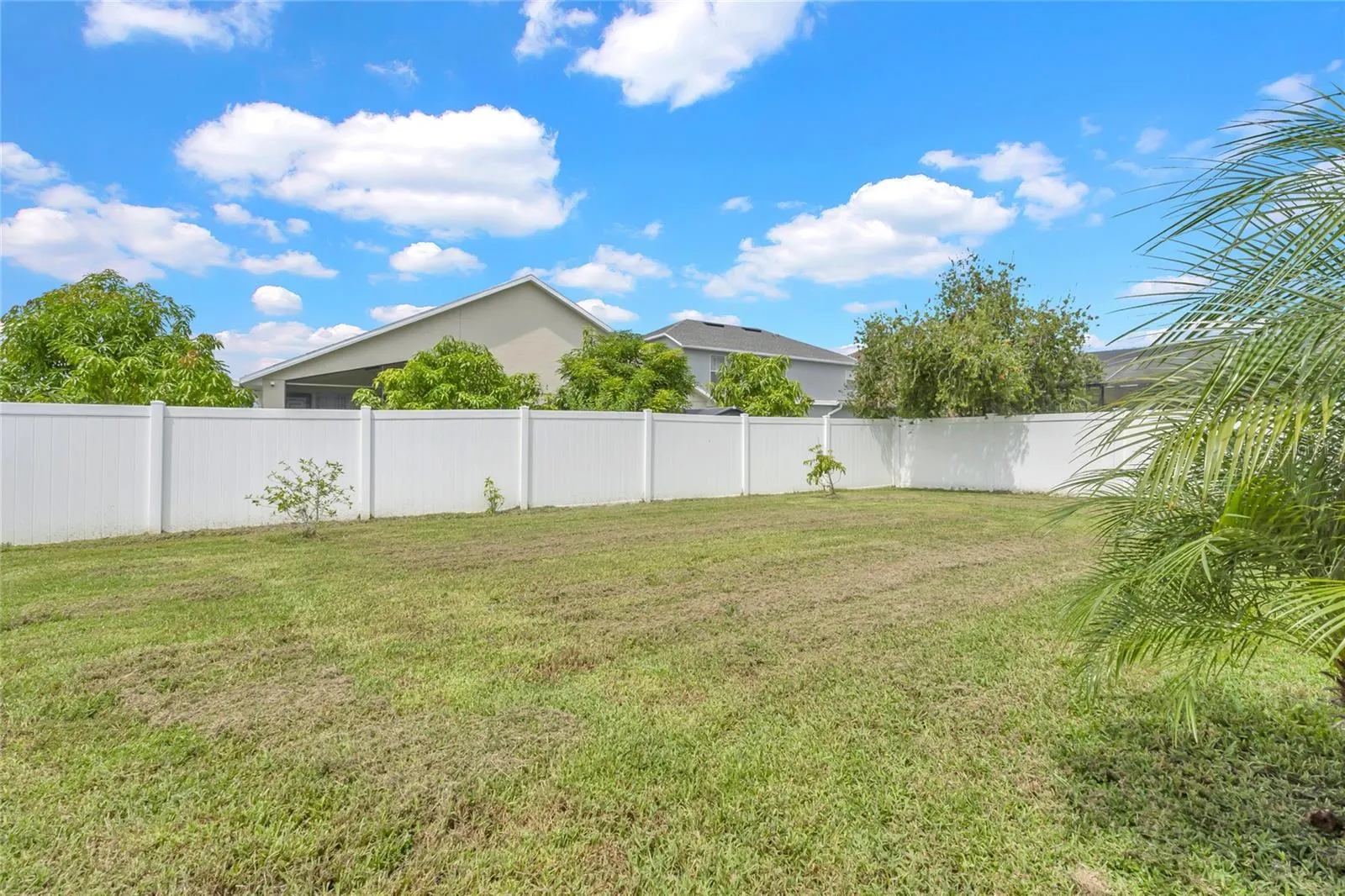 100 THORNBURY LN