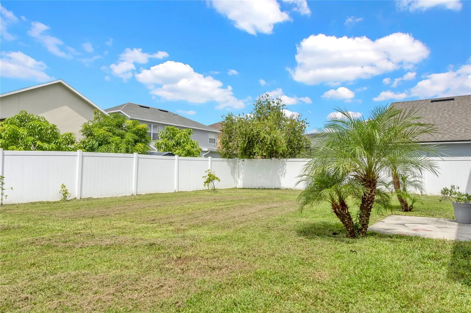 100 THORNBURY LN
