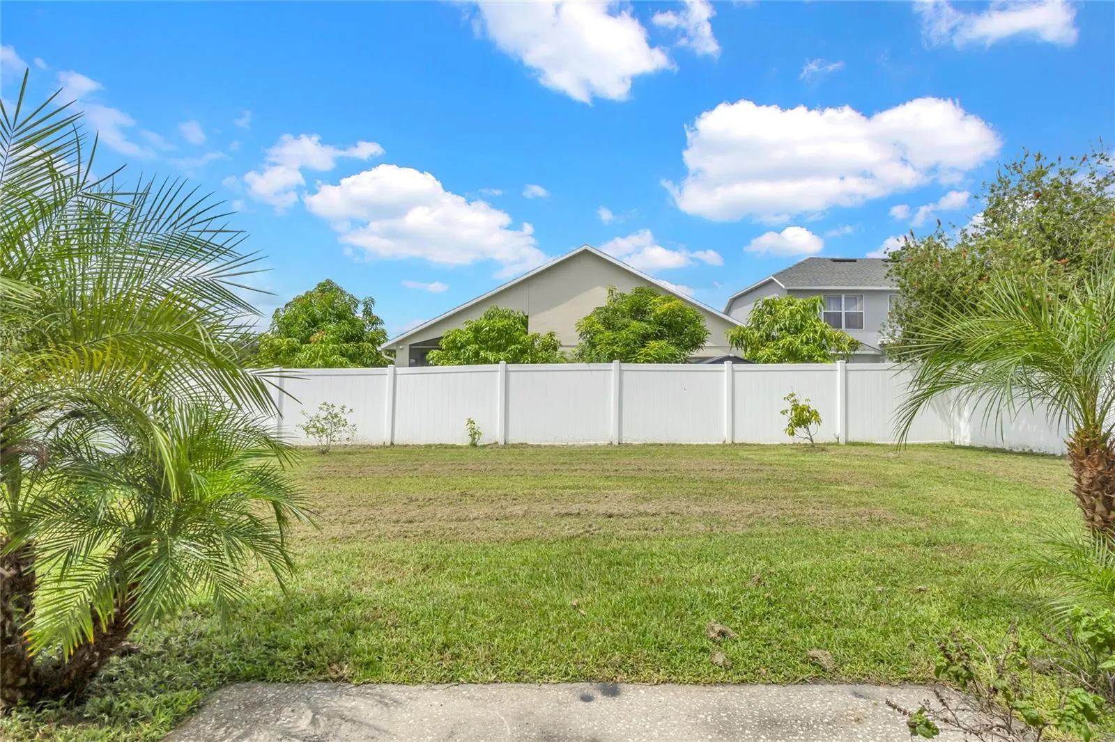 100 THORNBURY LN