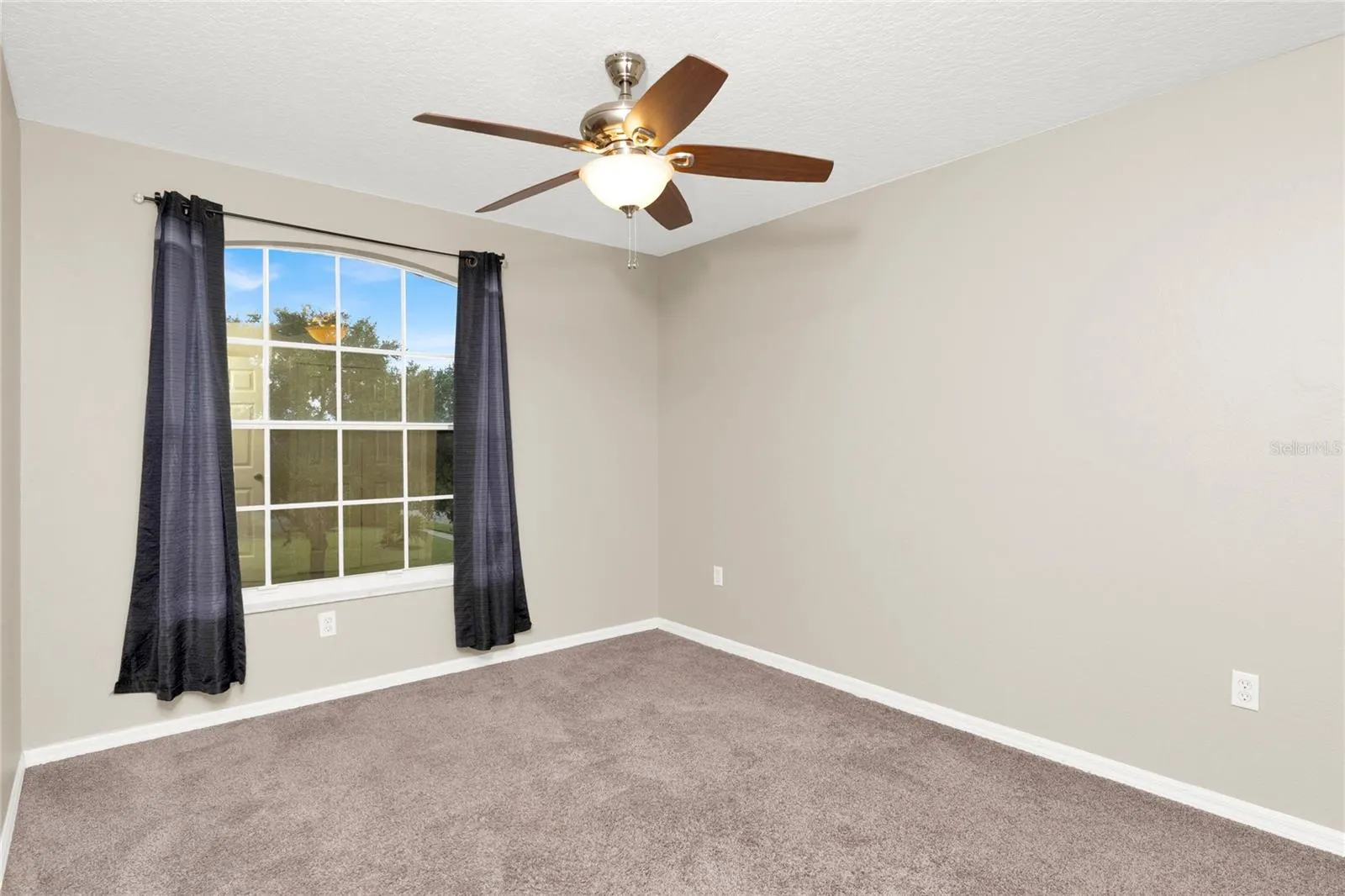 100 THORNBURY LN