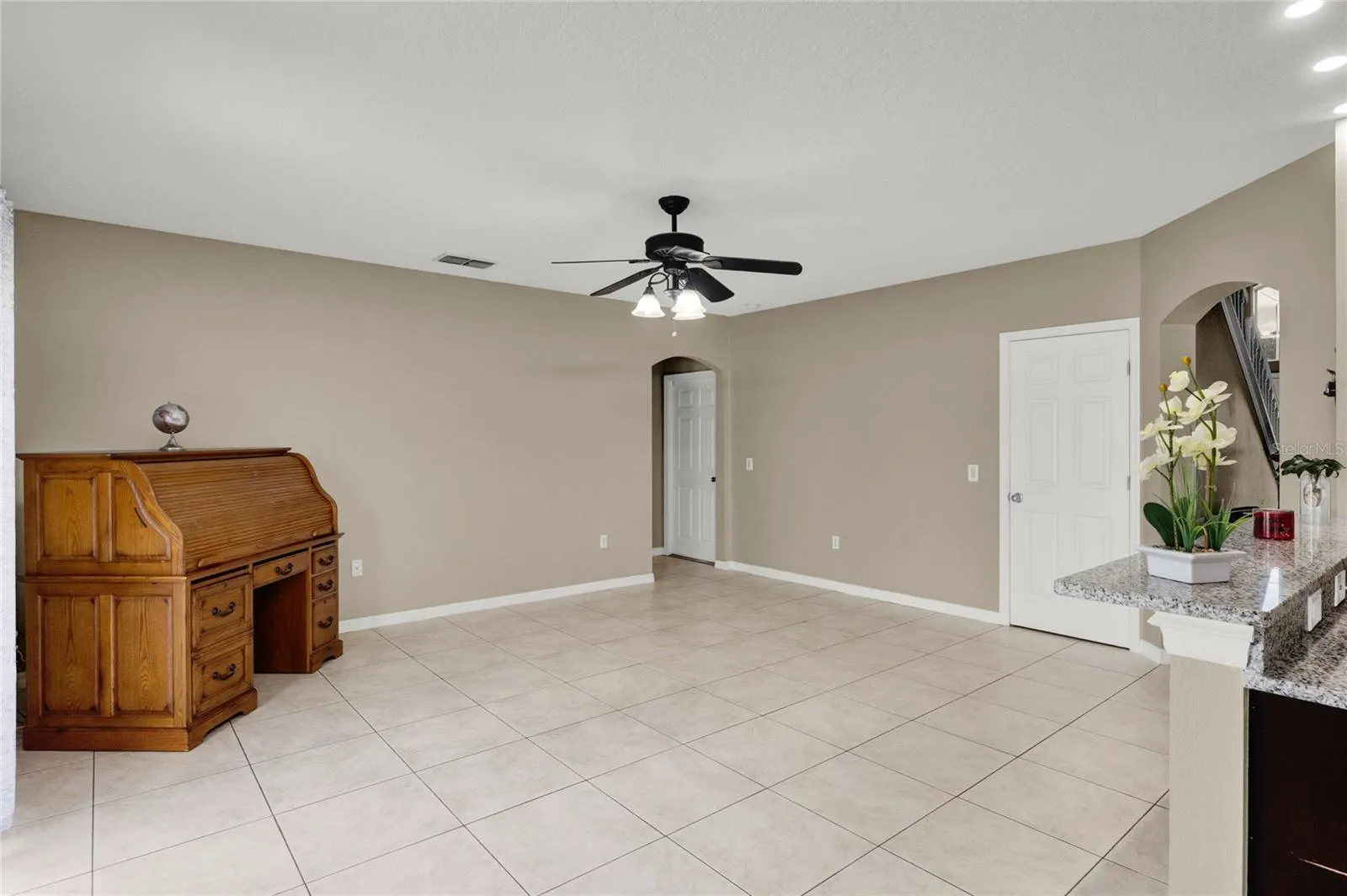 100 THORNBURY LN
