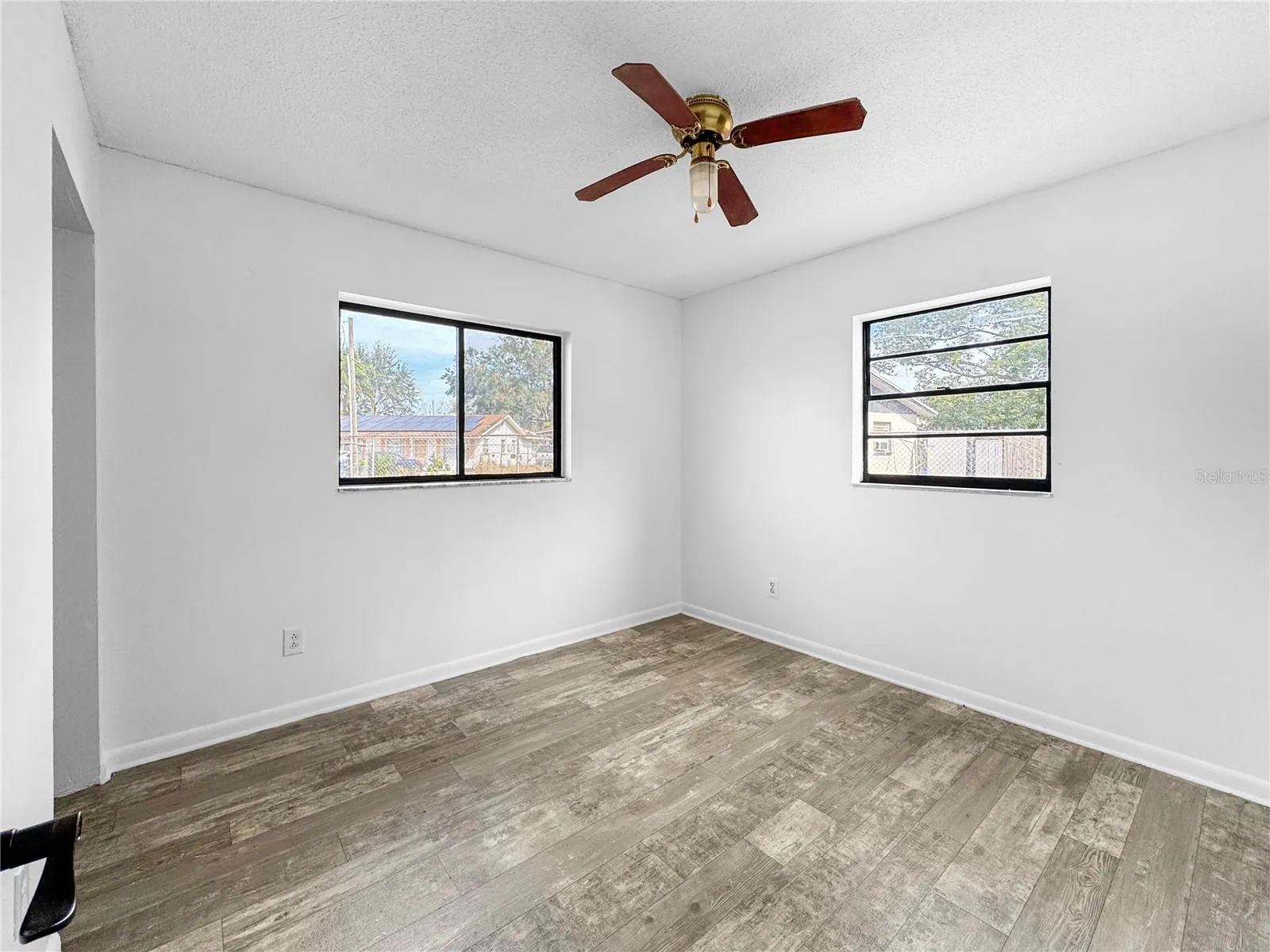 517 3RD CT SW