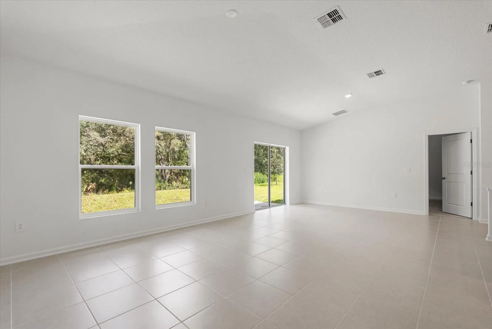 1377 LOXLEY TRL