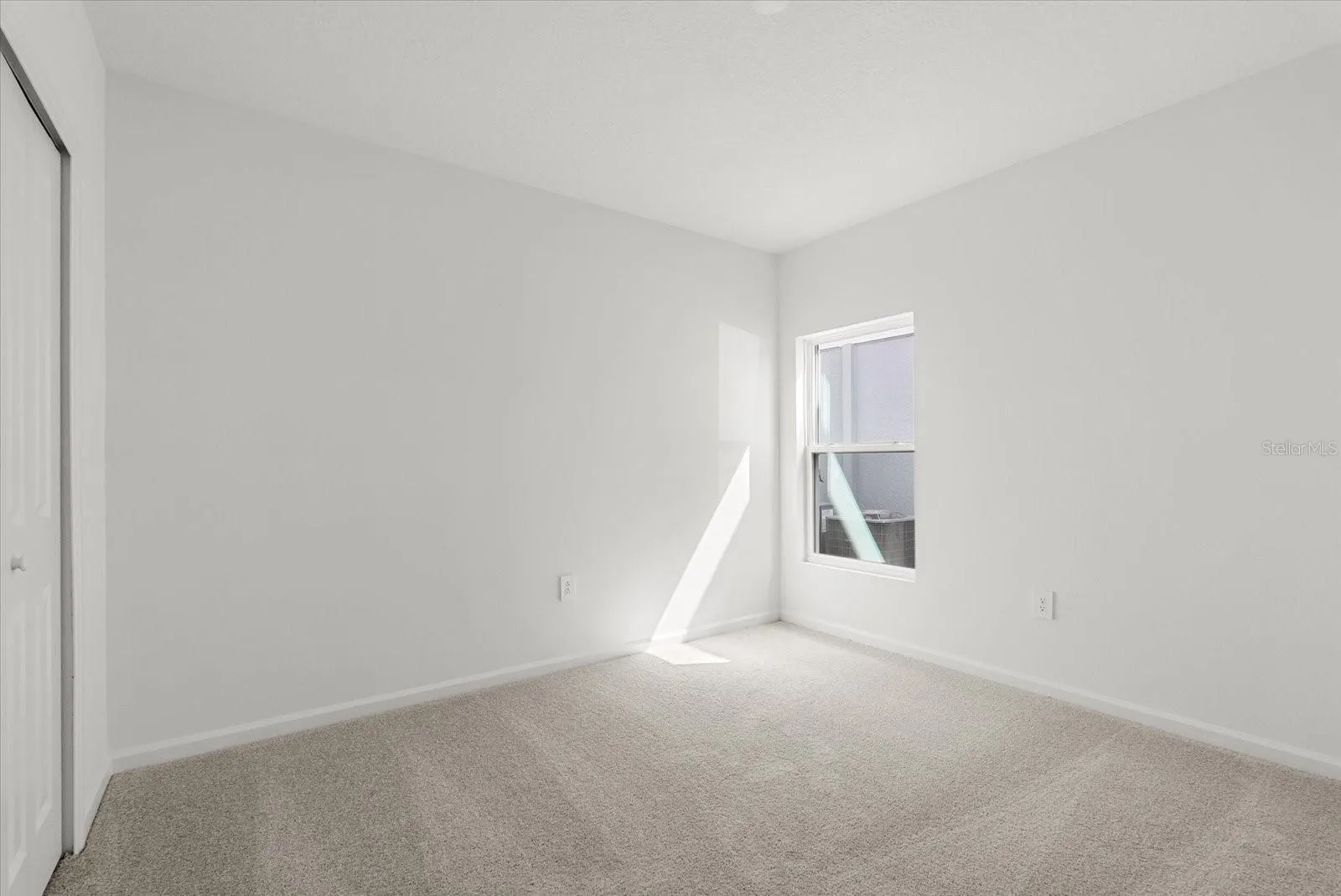 1377 LOXLEY TRL