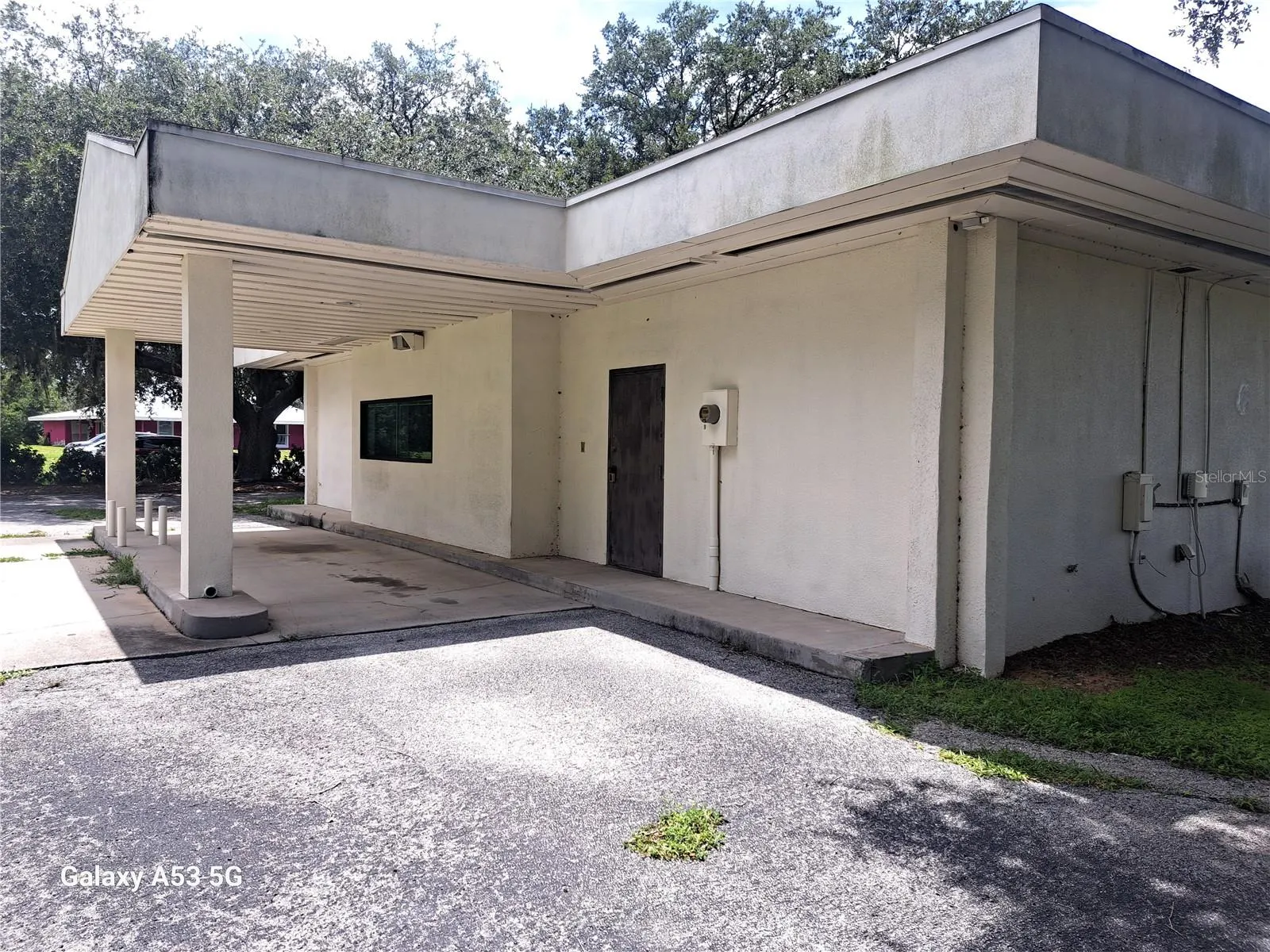 6481 DELAND AVE
