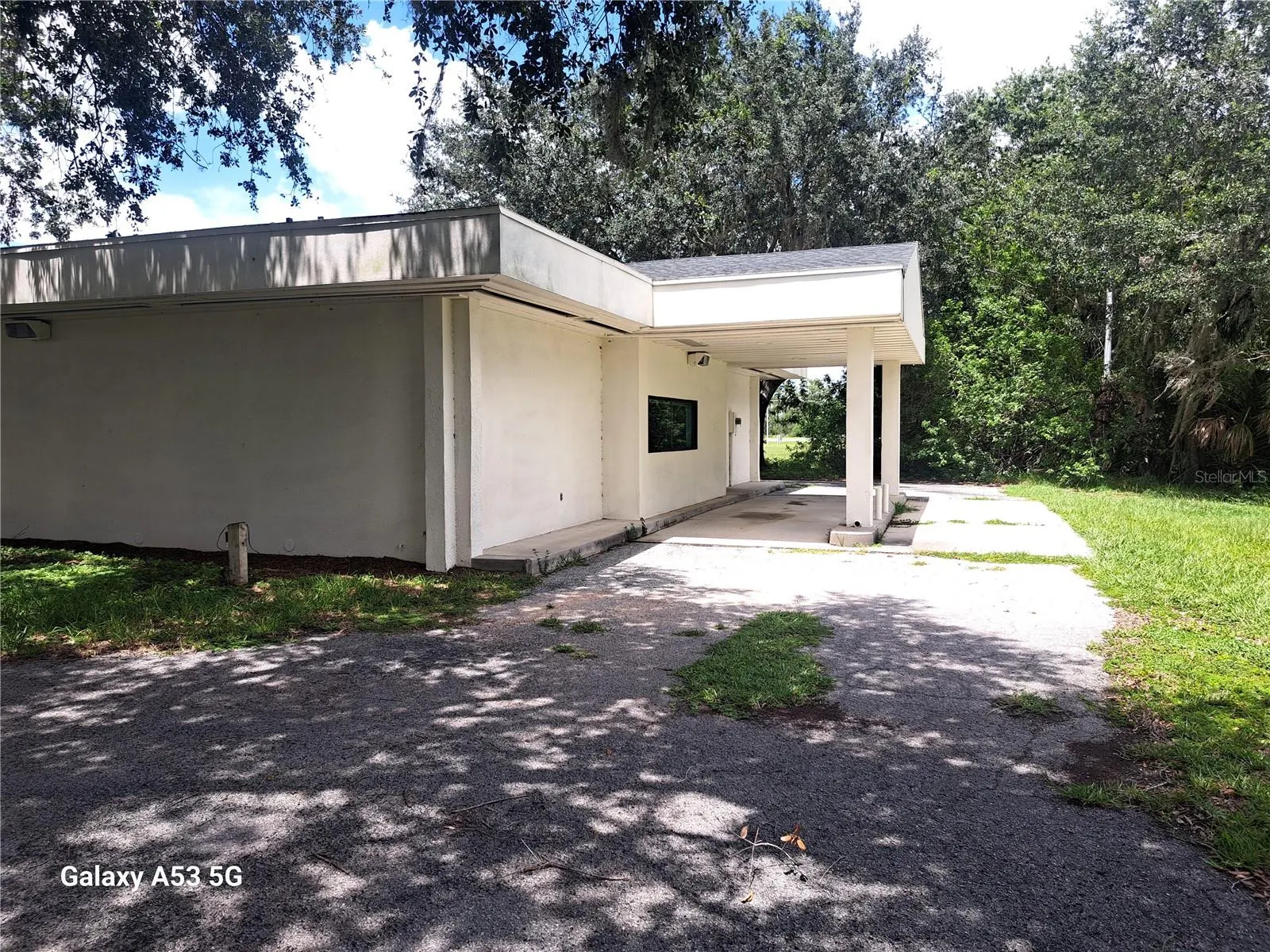 6481 DELAND AVE