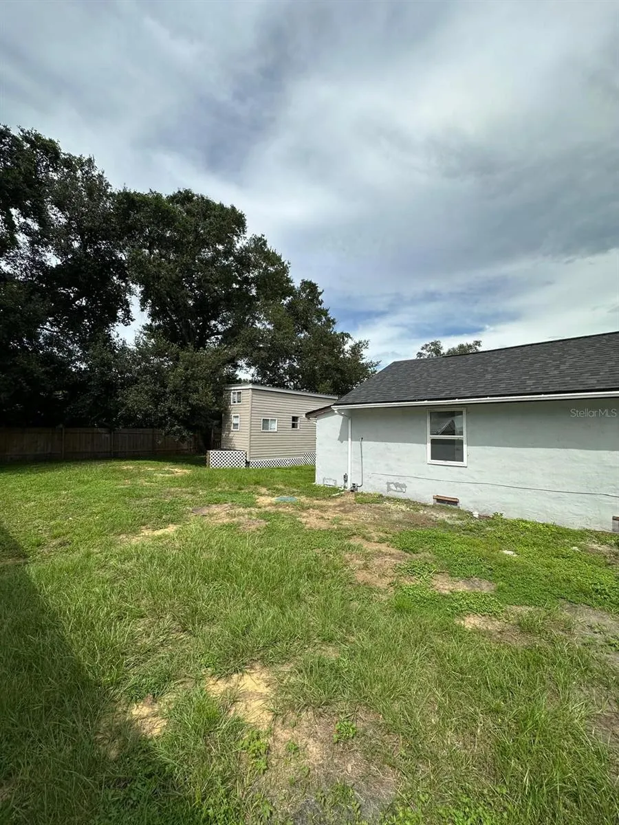 1137 SHAWNEE DR