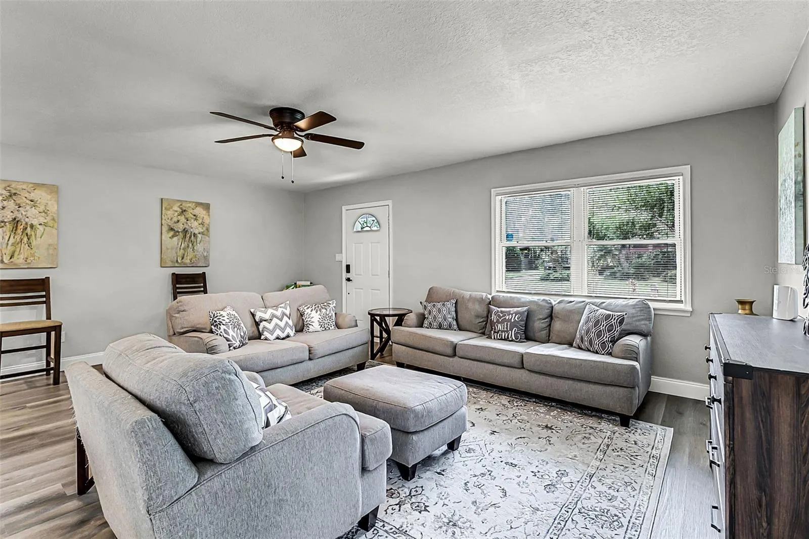 404 COURTNEY DR