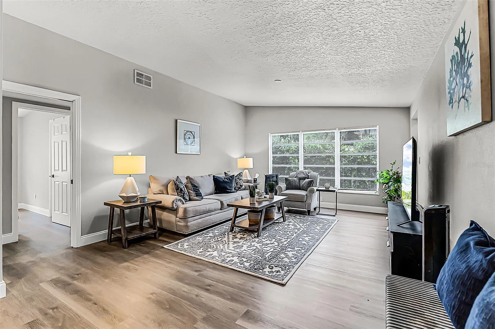 404 COURTNEY DR