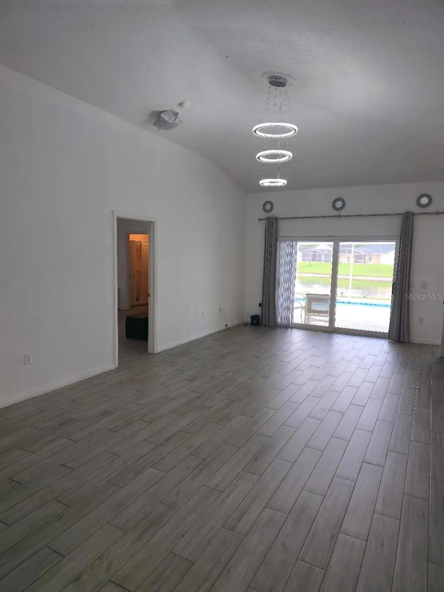 815 RESERVE PL