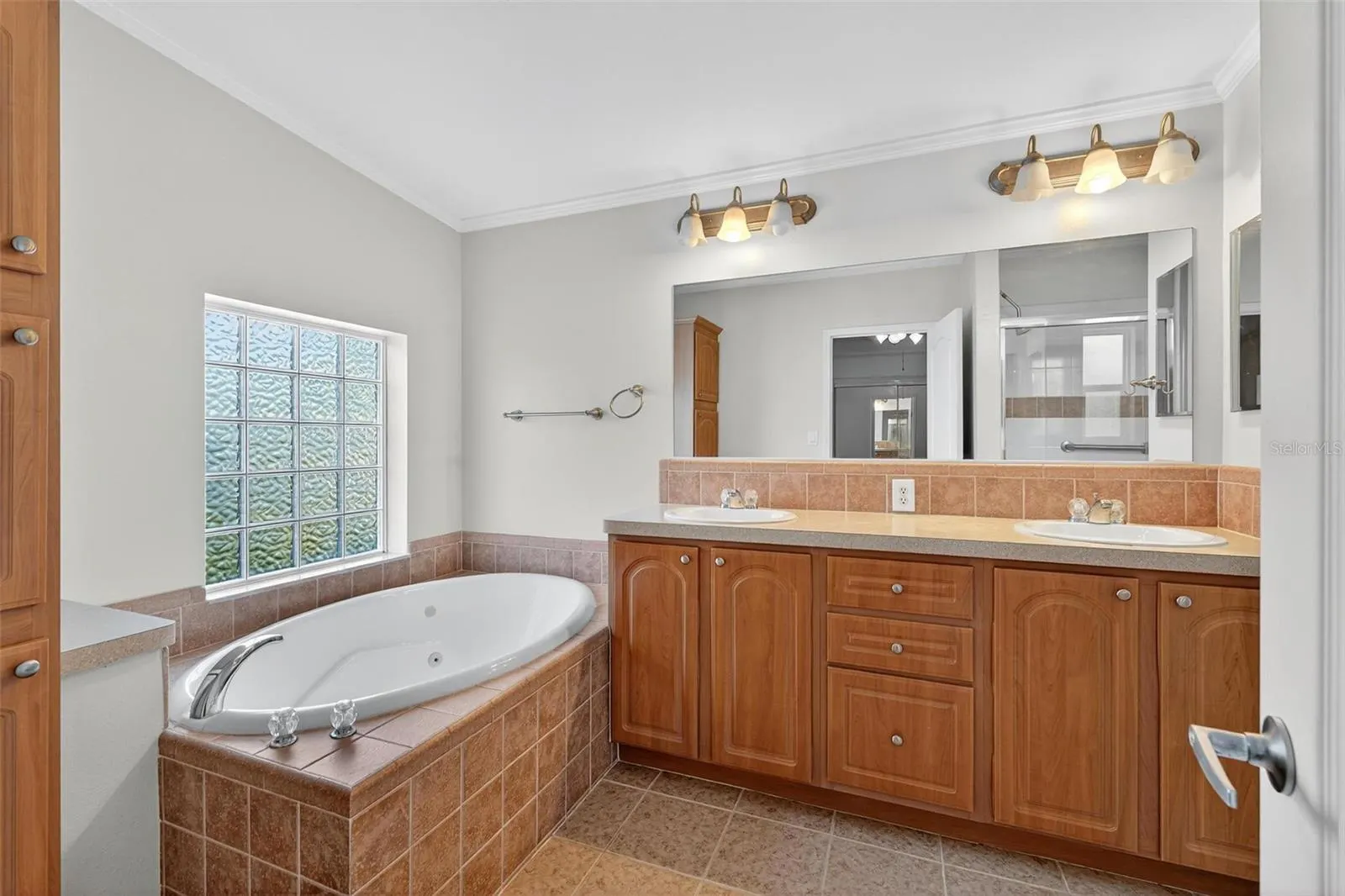 10622 WESTMONT RD