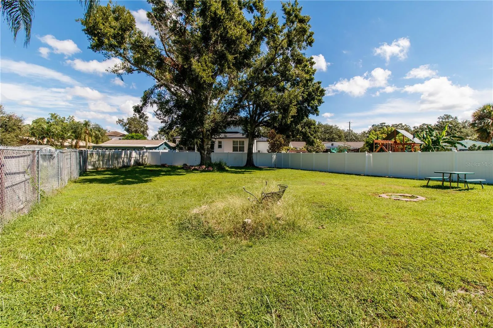 2725 W TYSON AVE