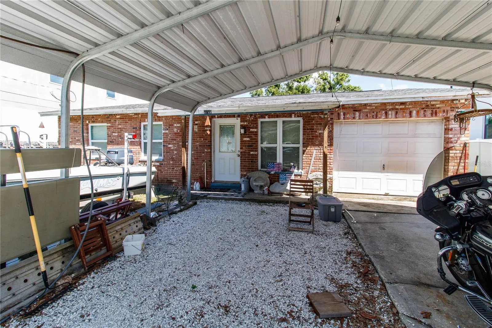 2725 W TYSON AVE