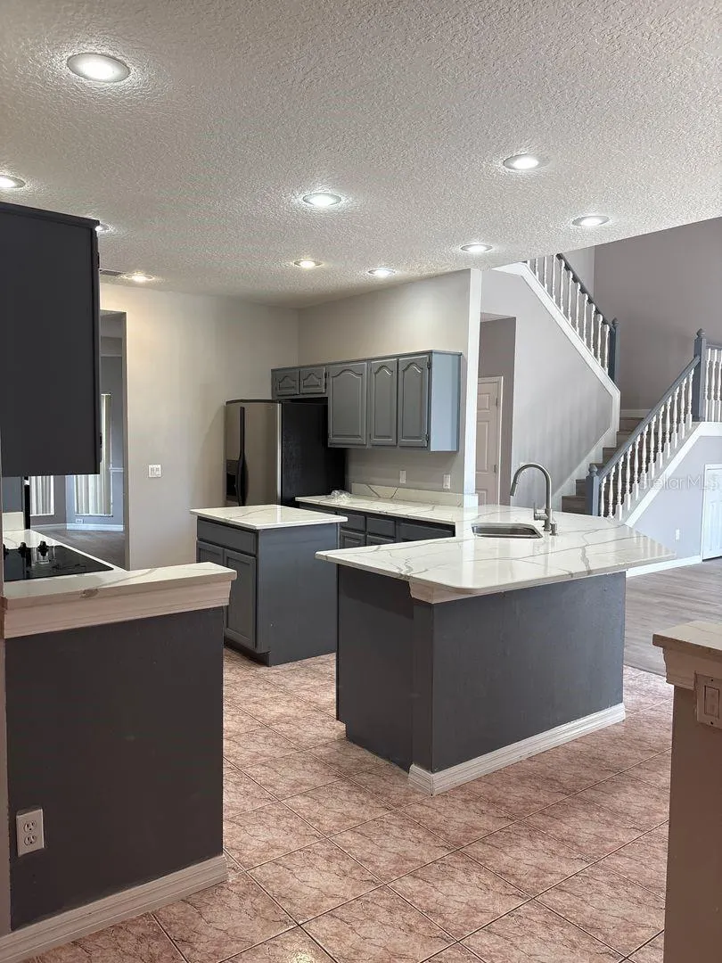 2949 ZAHARIAS DR