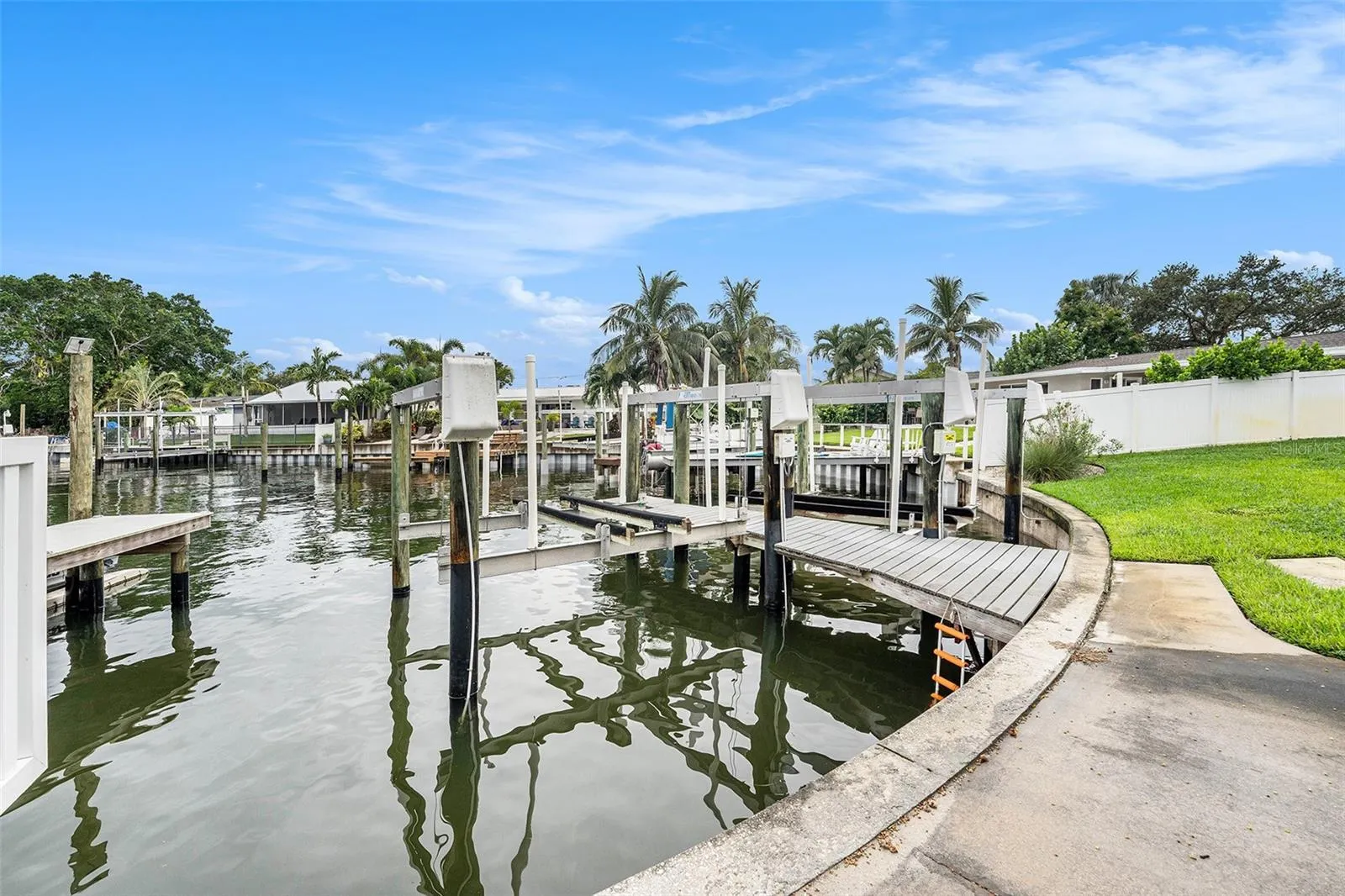 3401 COQUINA KEY DR SE