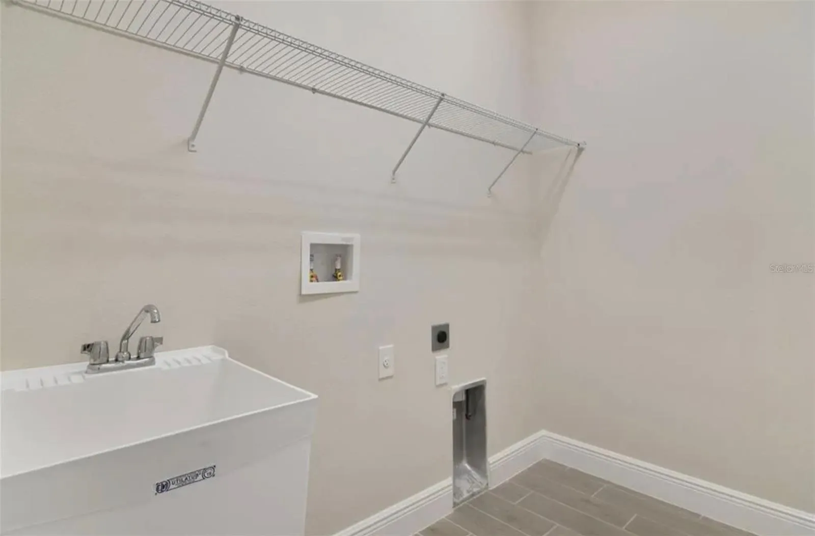 1638 KEY BAY TRL
