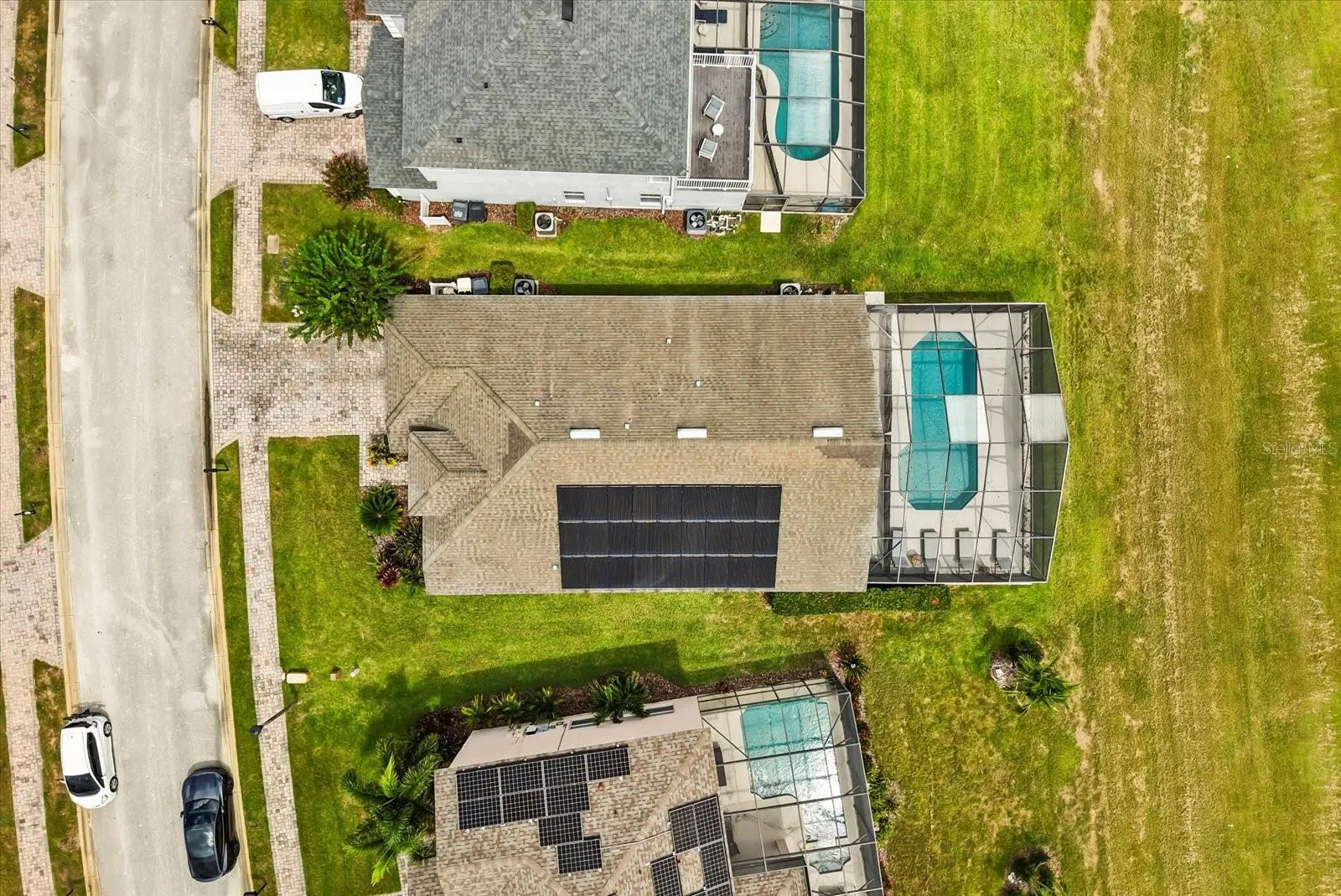 832 BALMORAL DR